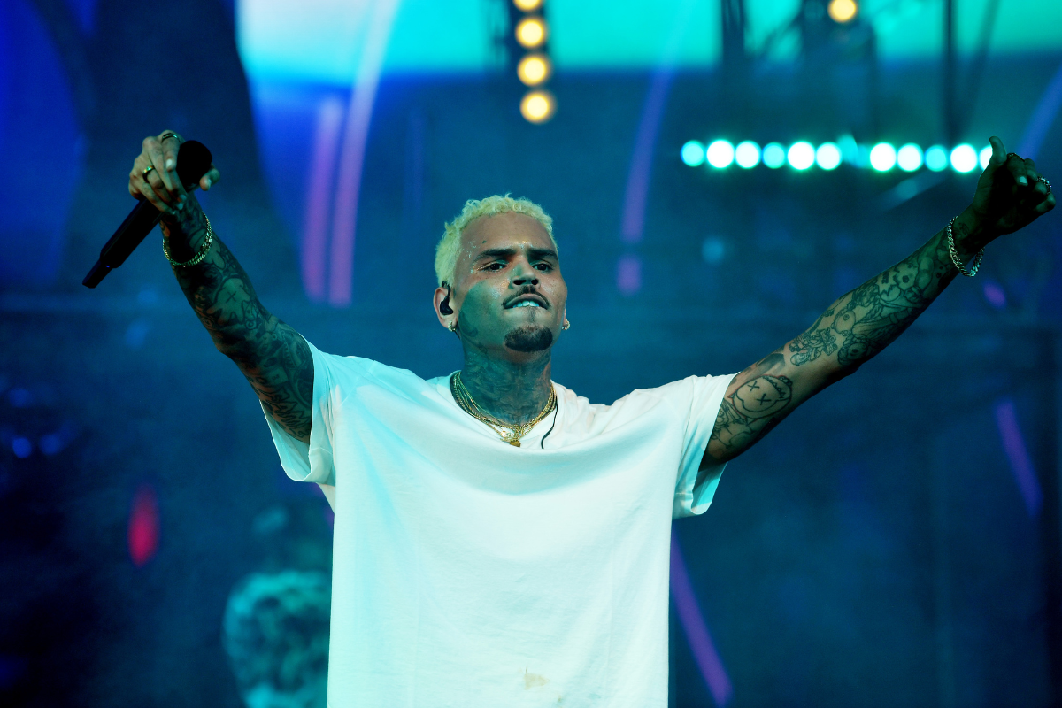 Photo: Chris Brown Gets Stuck in Air Mid-Concert