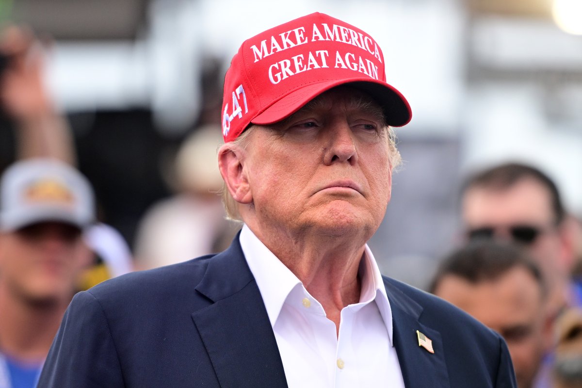 sorpresa de pastel de cumpleaños de Donald Trump