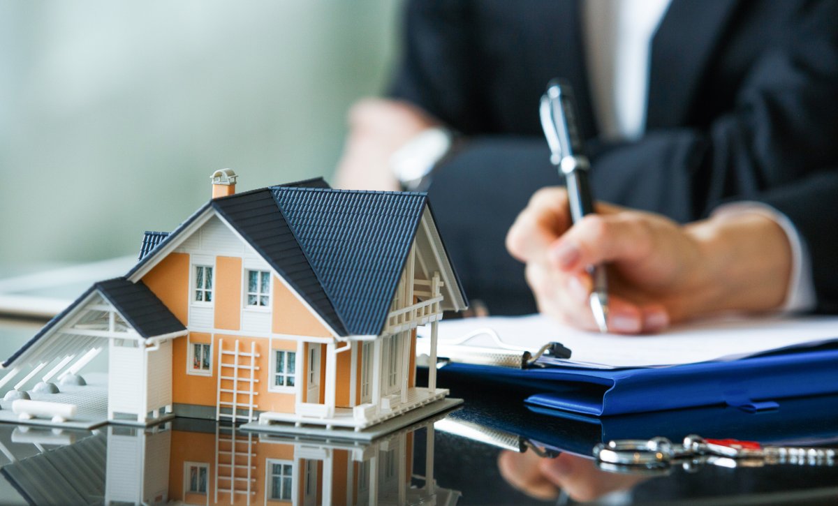 Real Estate Agent