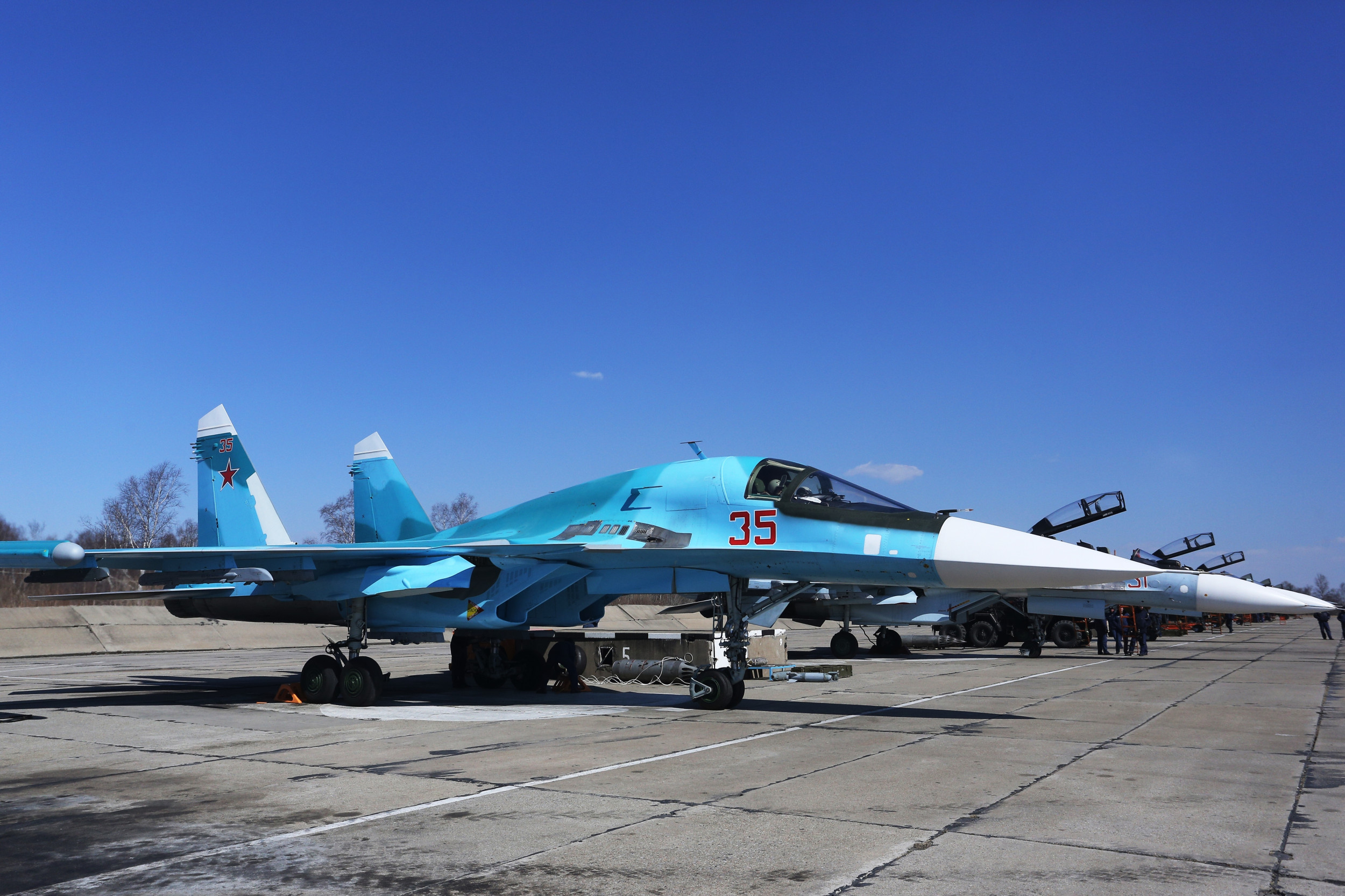 Des images satellite montrent les conséquences de l’impact sur un aérodrome russe accueillant des Su-34