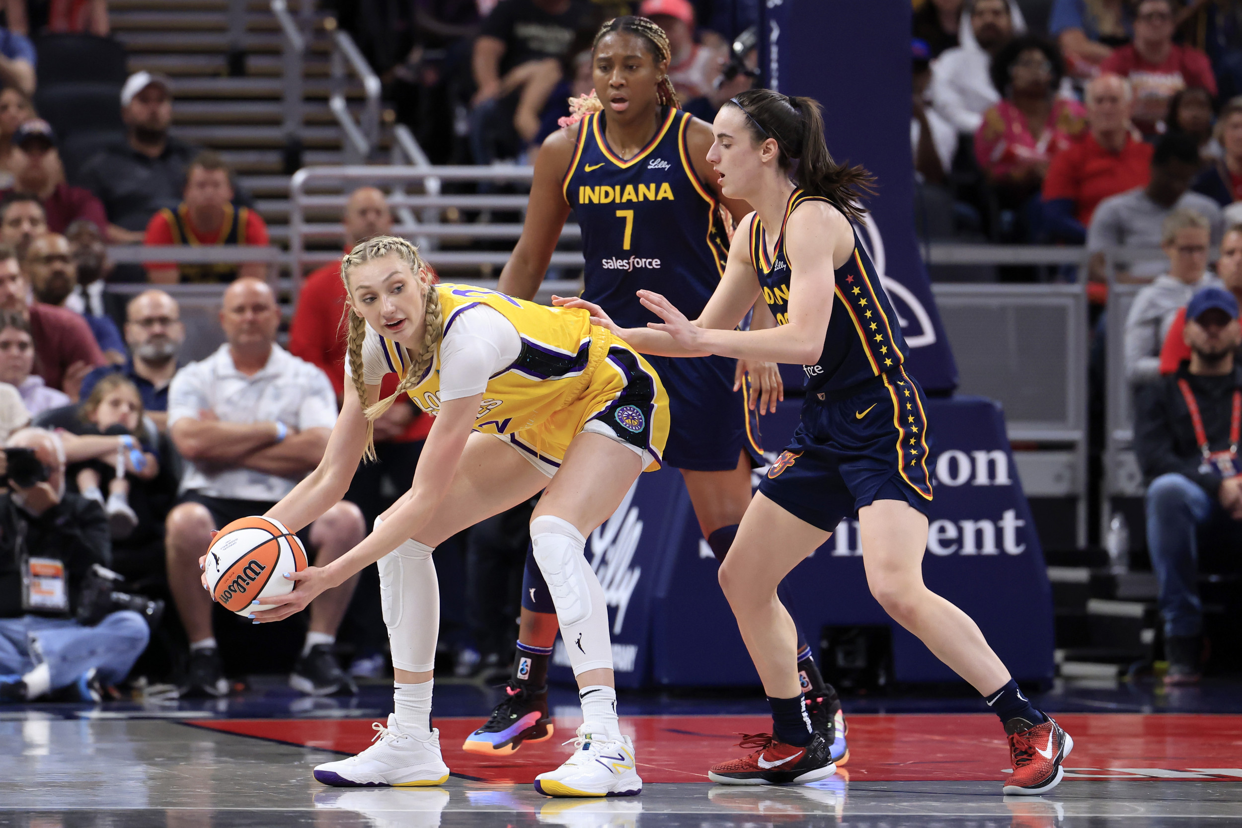 WNBA Star Rookie Tears ACL, Out For Year