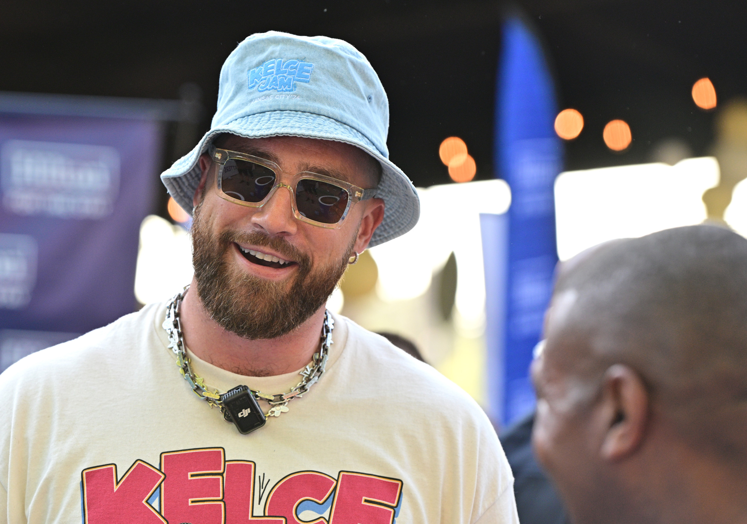 Travis Kelce reveals his favorite meal to cook for Taylor Swift on “Date Night”