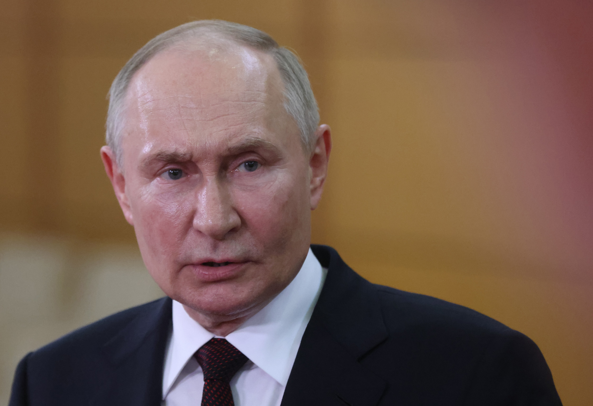 Putin issues nuclear warning to West