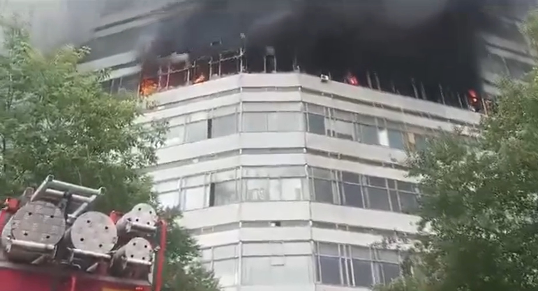 Fire Rages at Moscow Research Center Behind Signal-Jamming Tech-Video