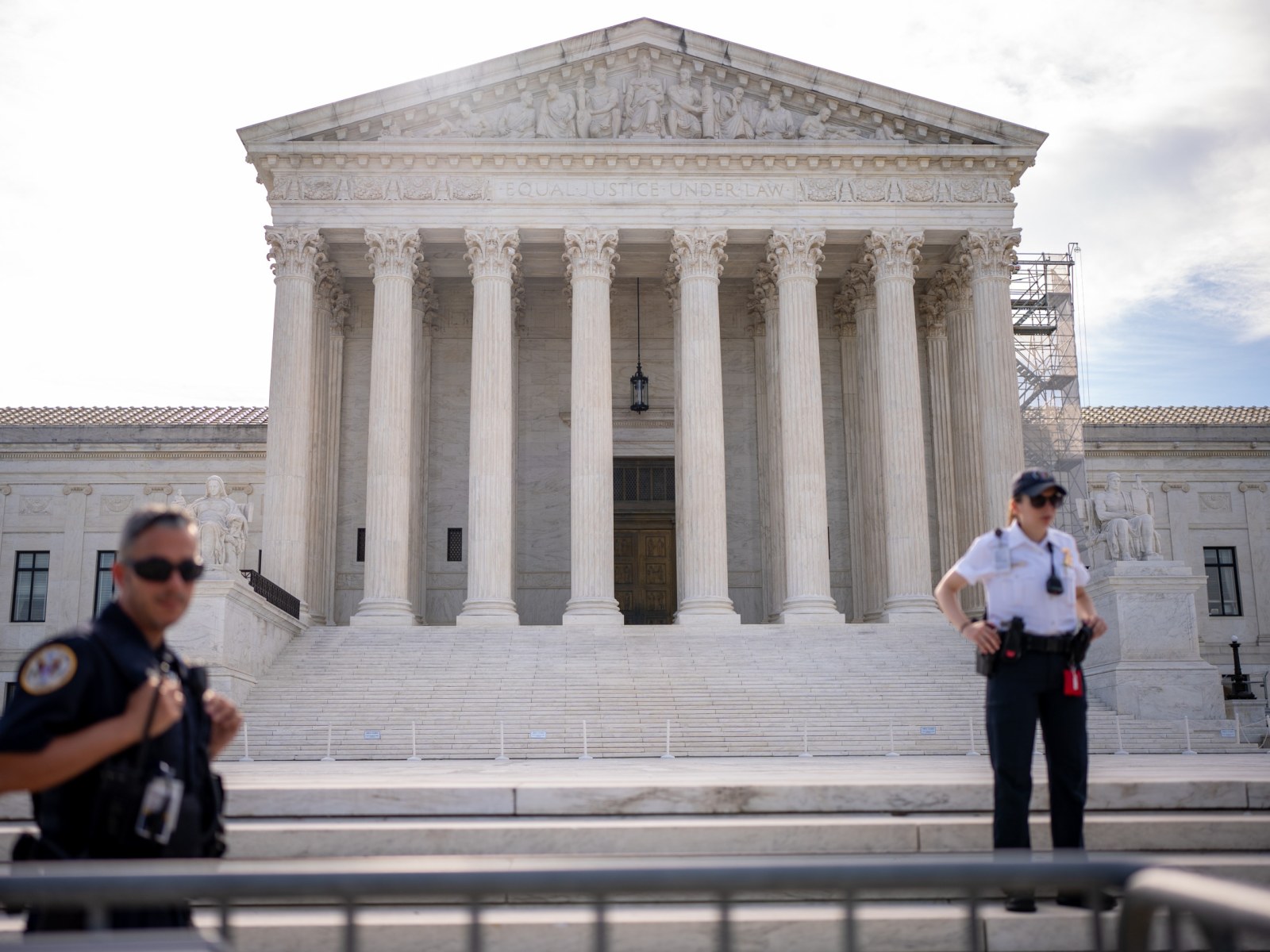 Supreme Court Abruptly Changes Schedule - Newsweek supreme-court-abruptly-changes-schedule-newsweek