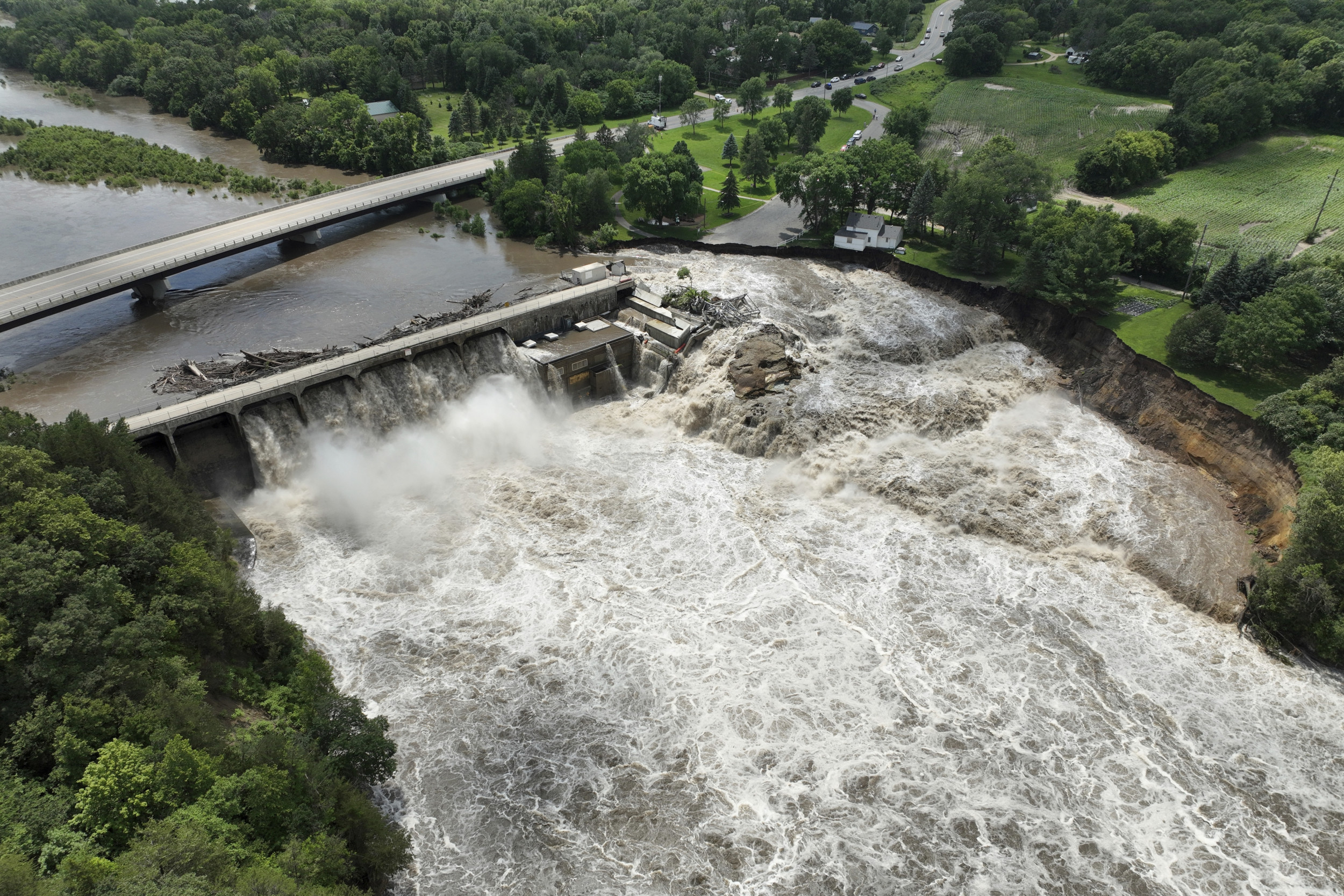 Minnesota Dam Update As Flood Risks Washing Homes Away Newsweek