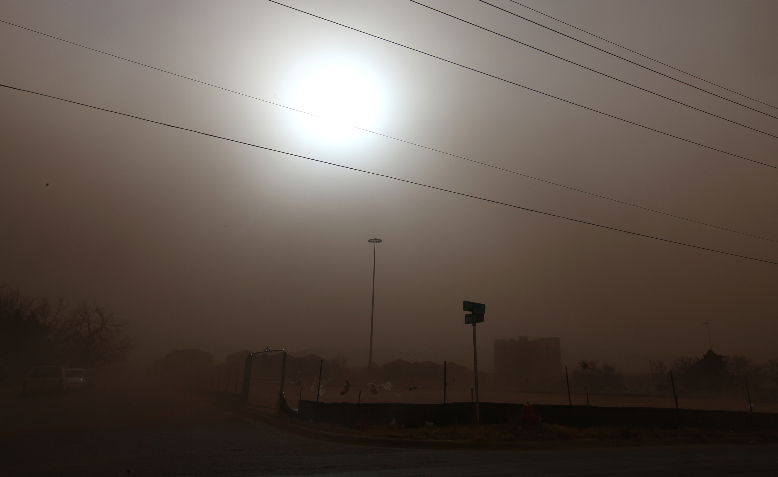 La carte de la poussière saharienne montre un énorme panache à l’approche du Texas