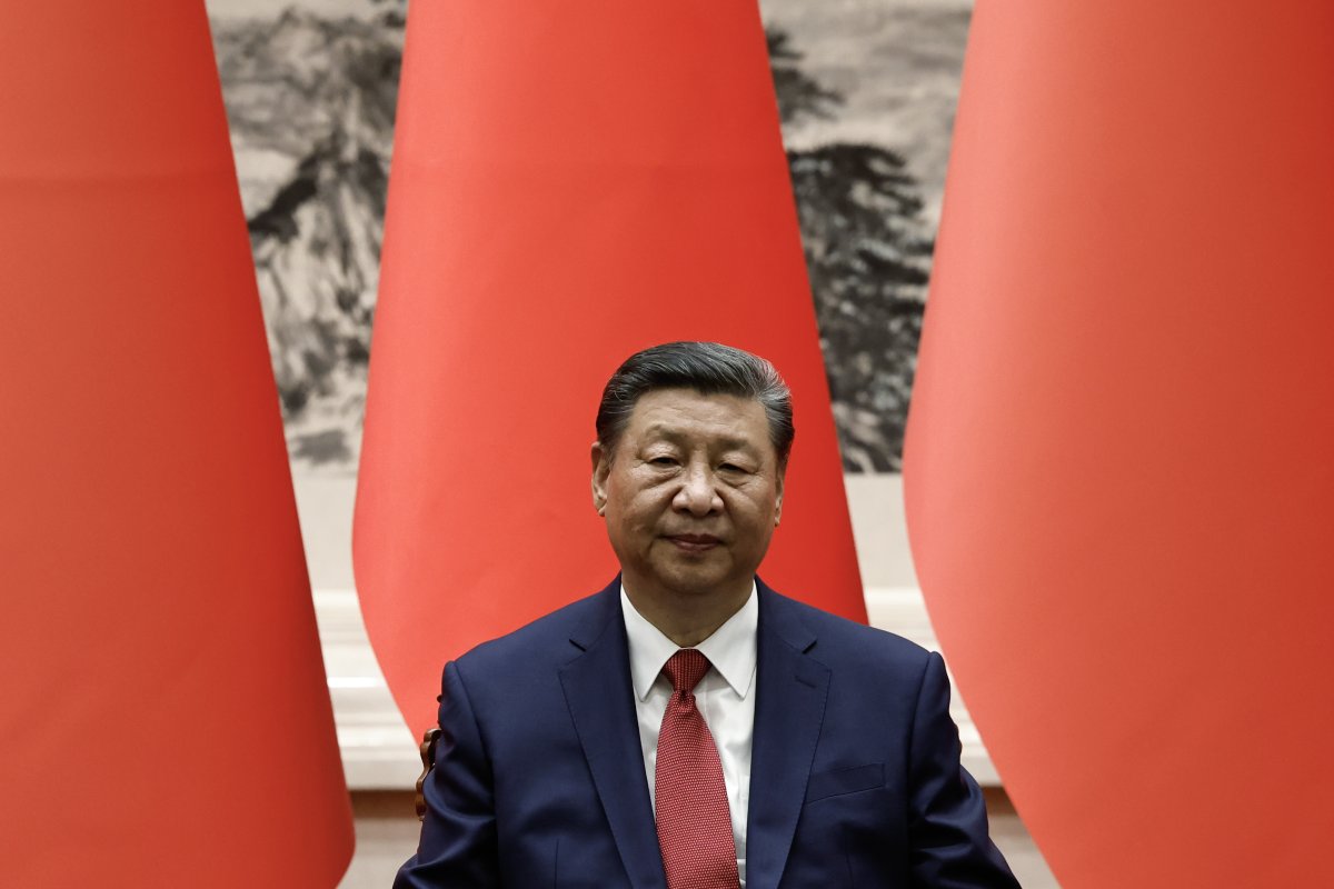 Xi Jinping Attends Signing Ceremony