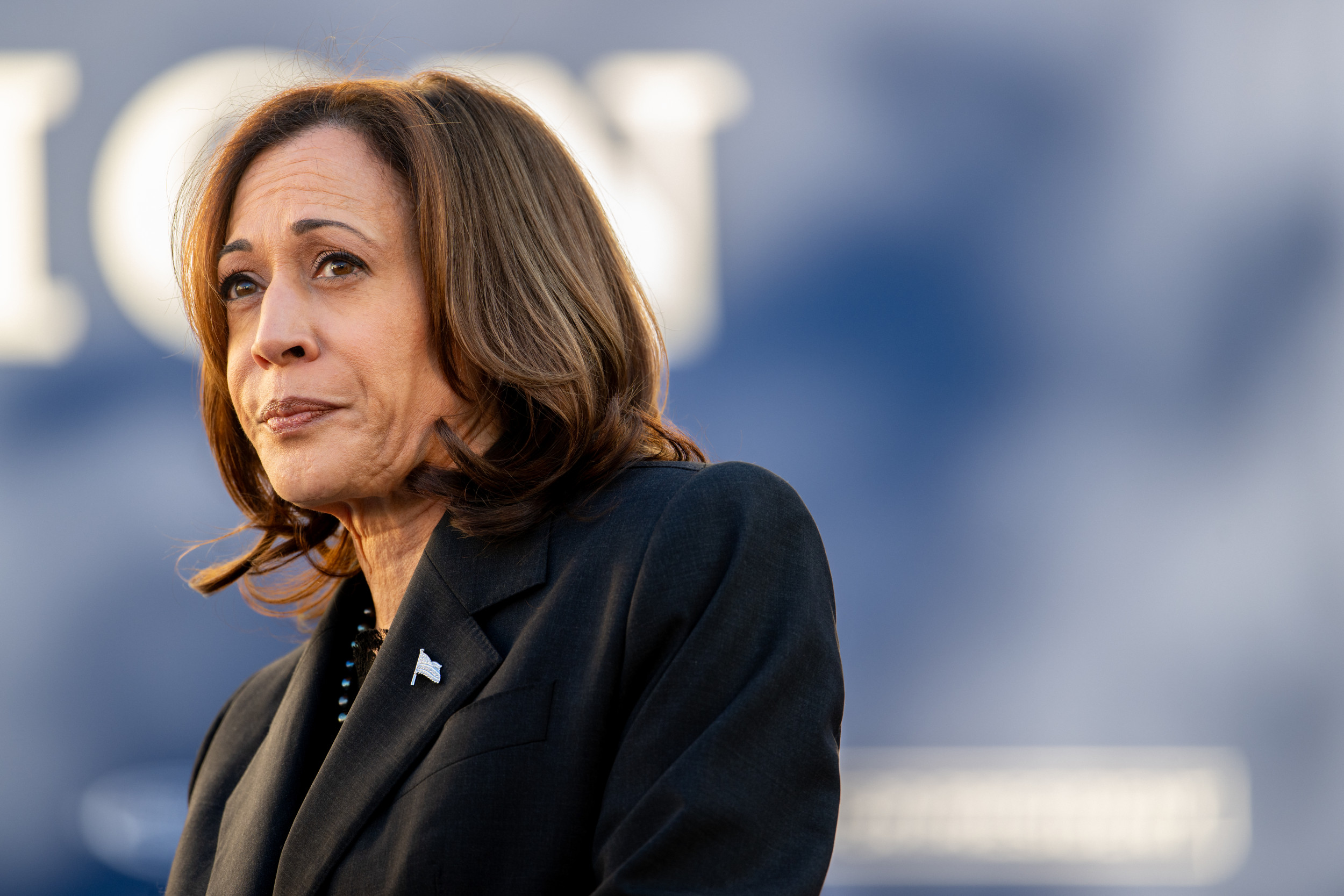 Biden campaign posts new job to help Kamala Harris