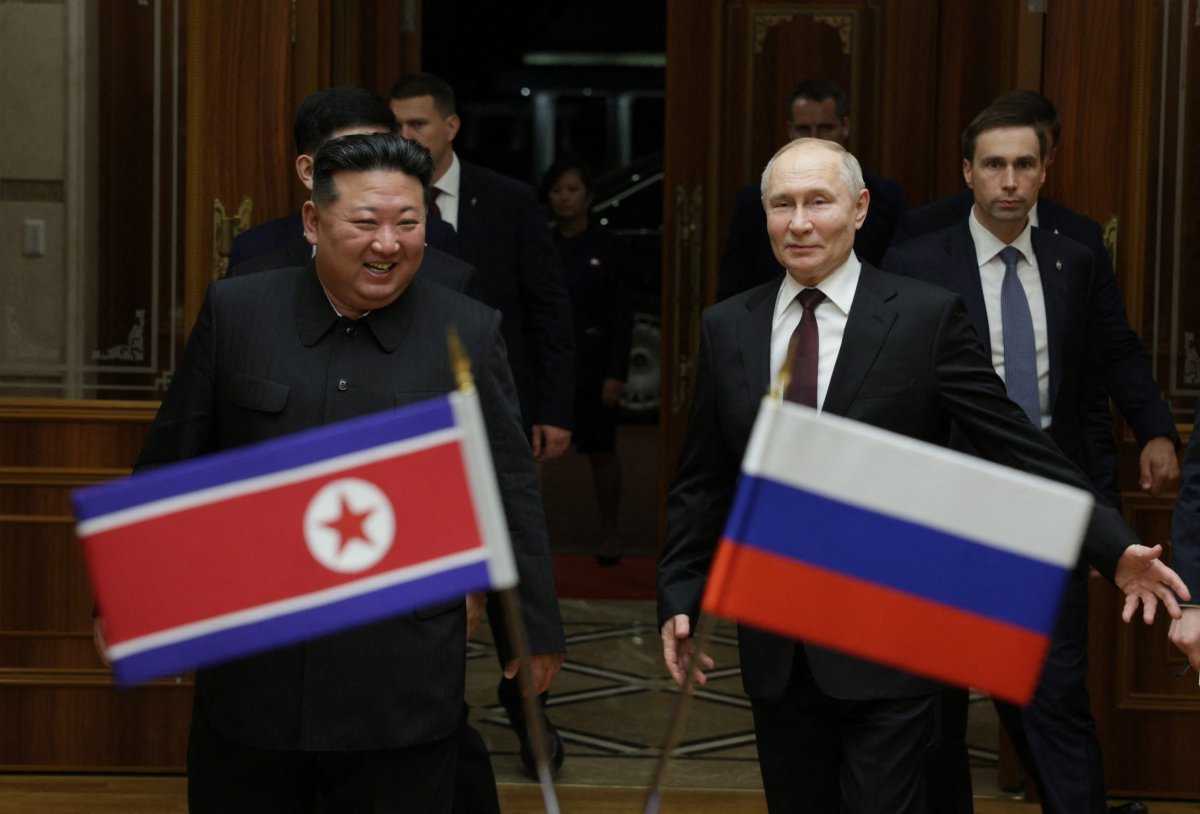 Kim Welcomes Putin to North Korea