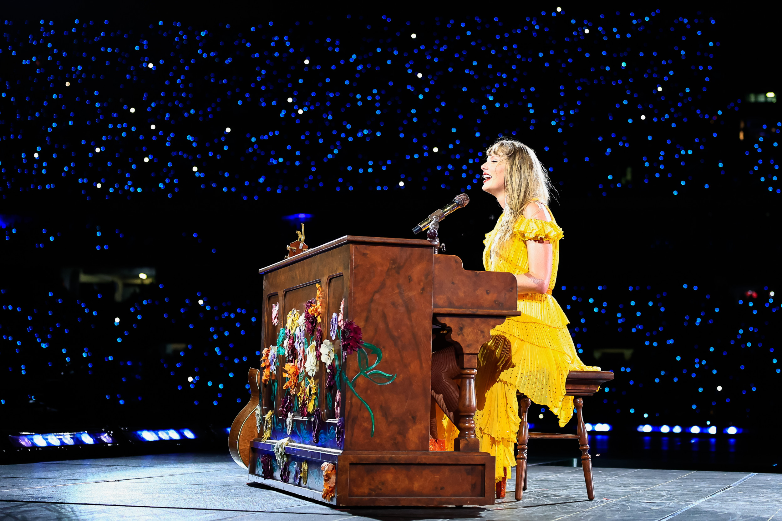 Taylor Swift’s piano problem during the show raises questions