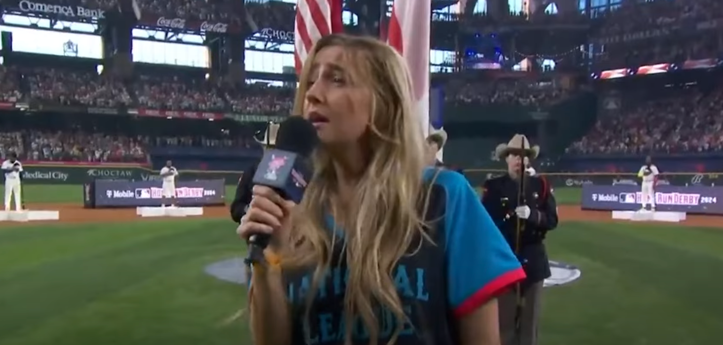 Worst National Anthem Ever? Country Star Slammed for &lsquo;Cringe-Worthy