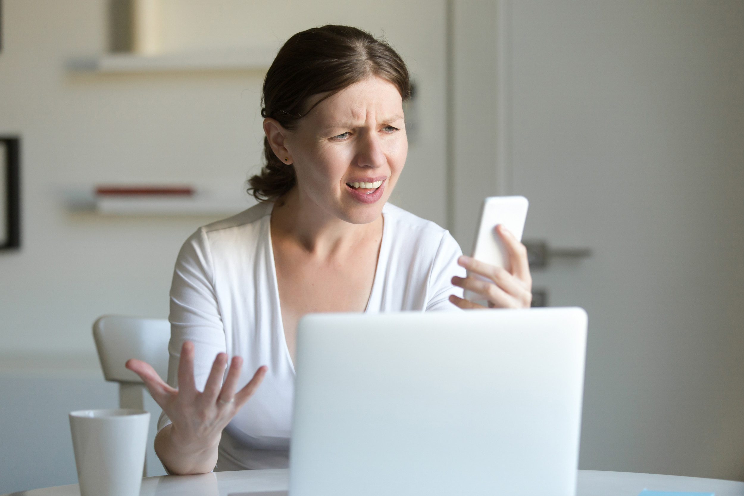 Wedding Guest Stunned by Brides Social Media Revelation: Picking Fights