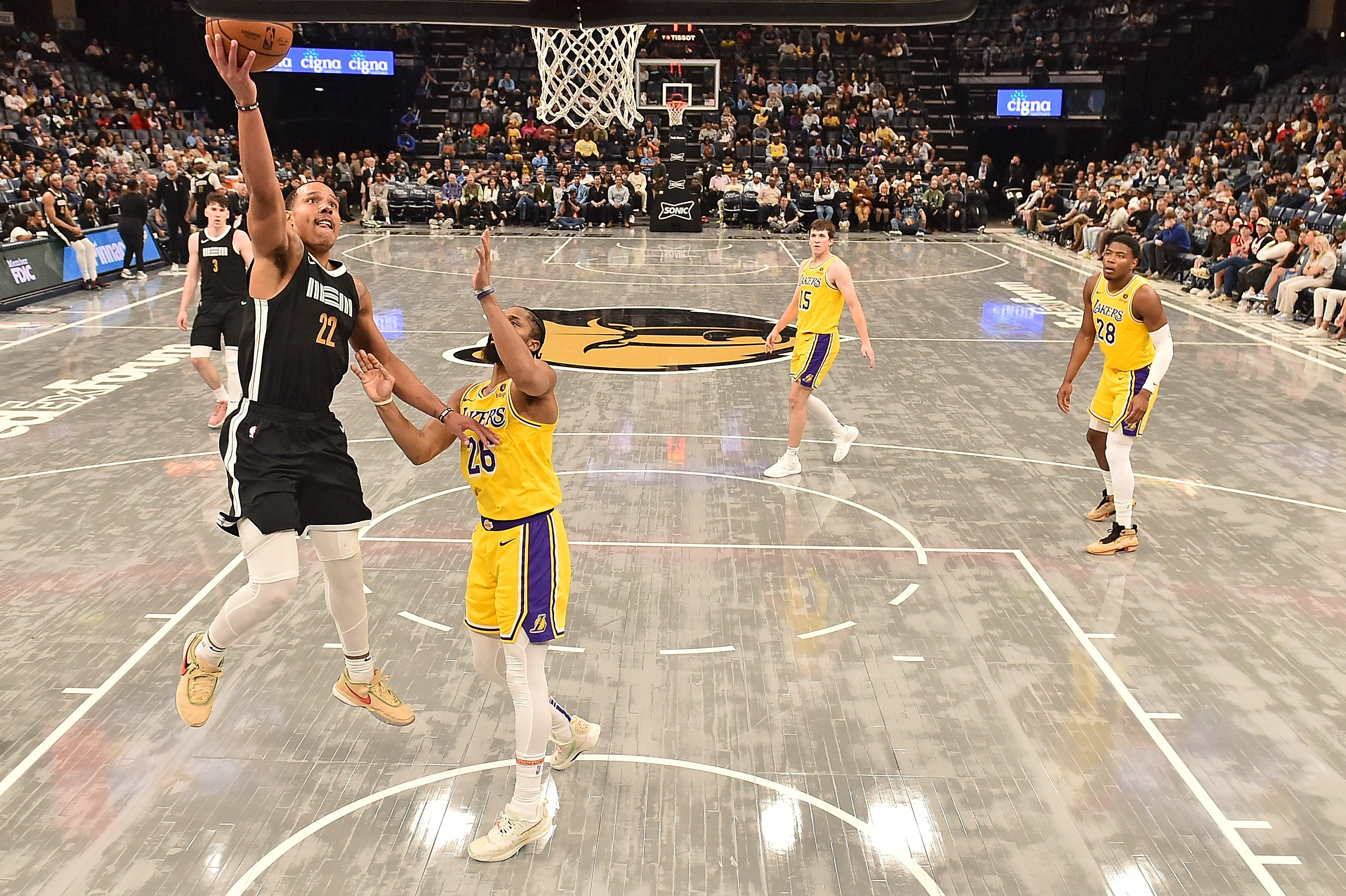 Lakers Role Player Ditches Los Angeles for Dallas