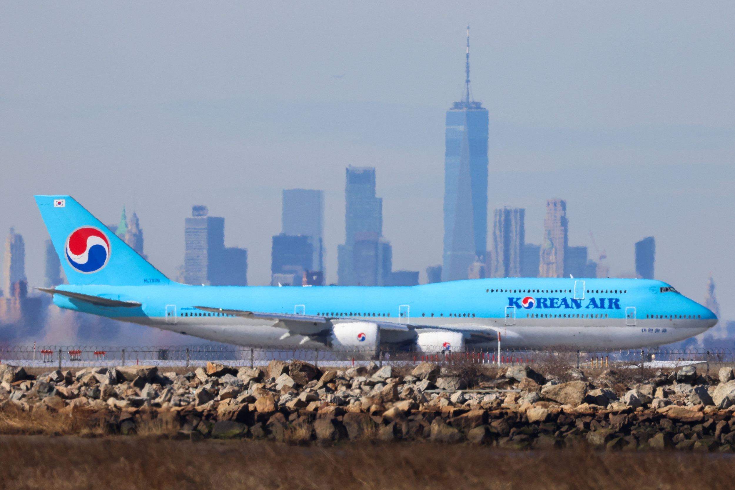 Korean Air Deal Puts Boeing Ahead of Airbus at Farnborough