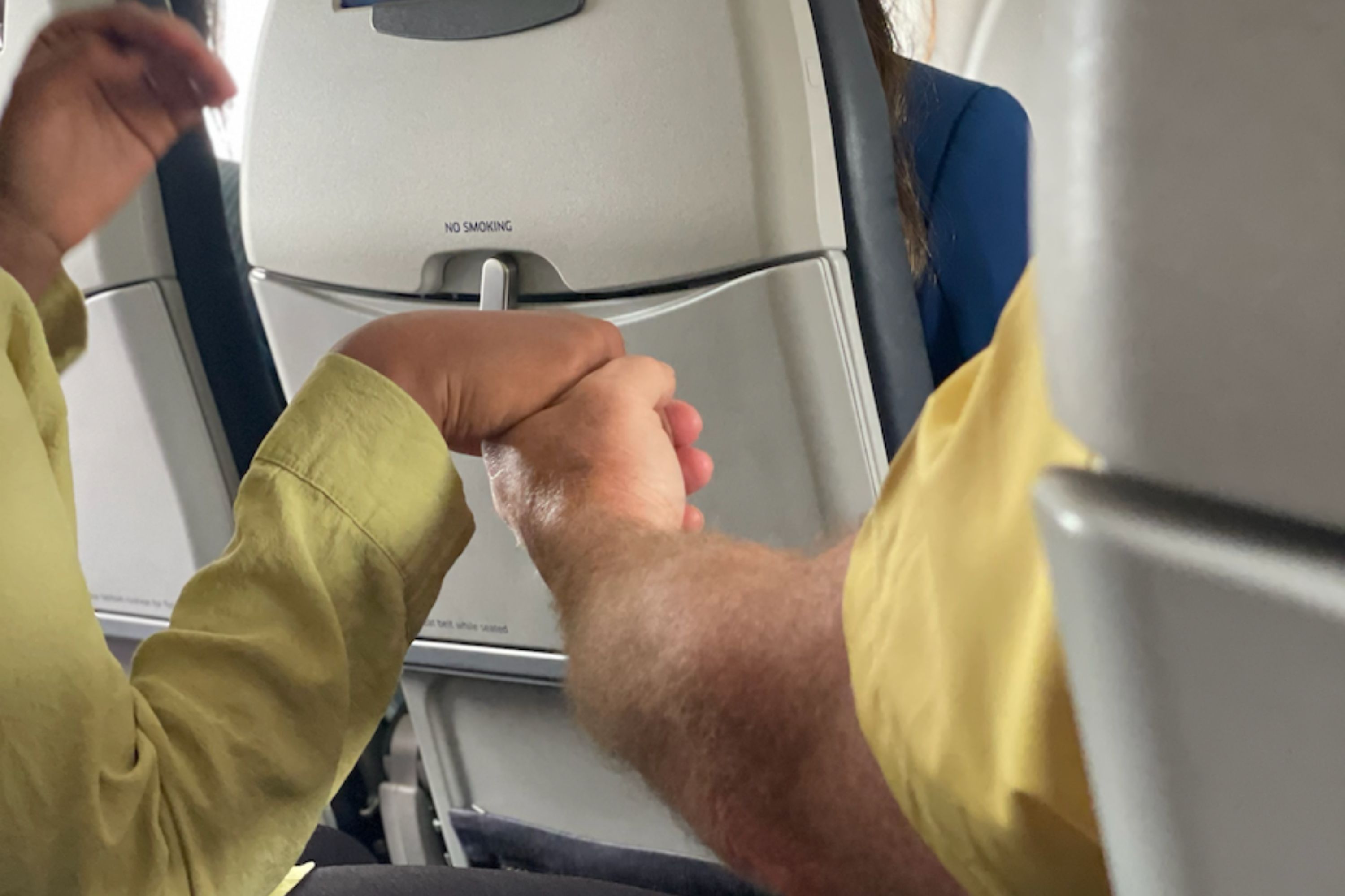 Woman Has Panic Attack Midflight, Stranger on Board Decides to Step In