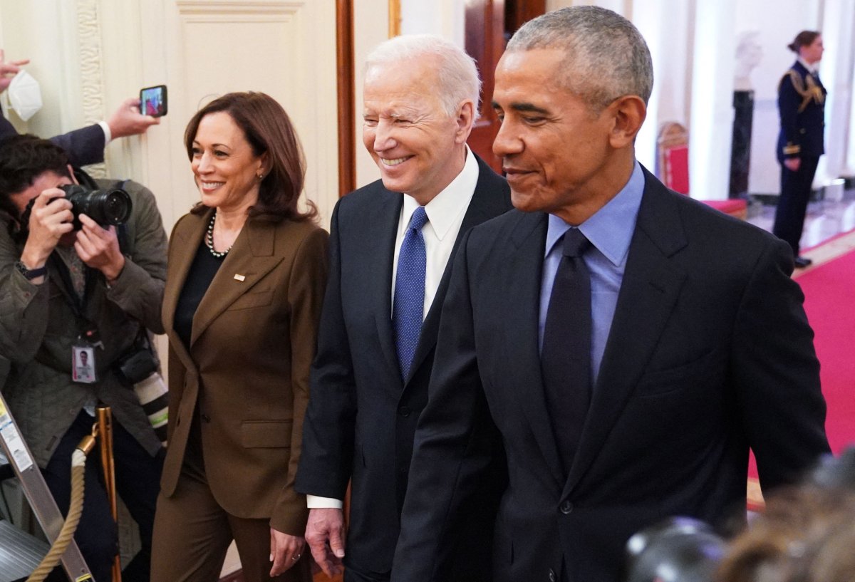 Barack Obama Remains Silent on Kamala Harris 