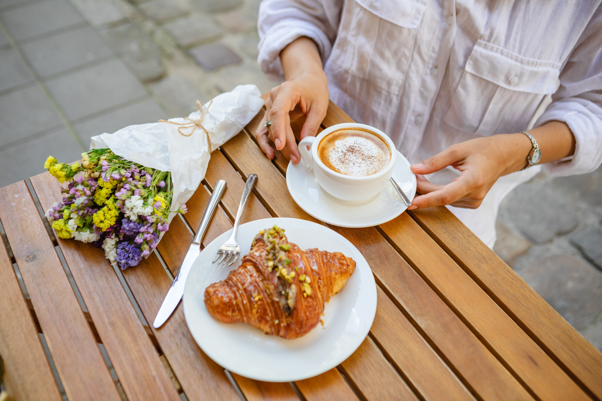 Woman’s ‘Wholesome’ Gesture to Friends Every Weekend Melts Hearts