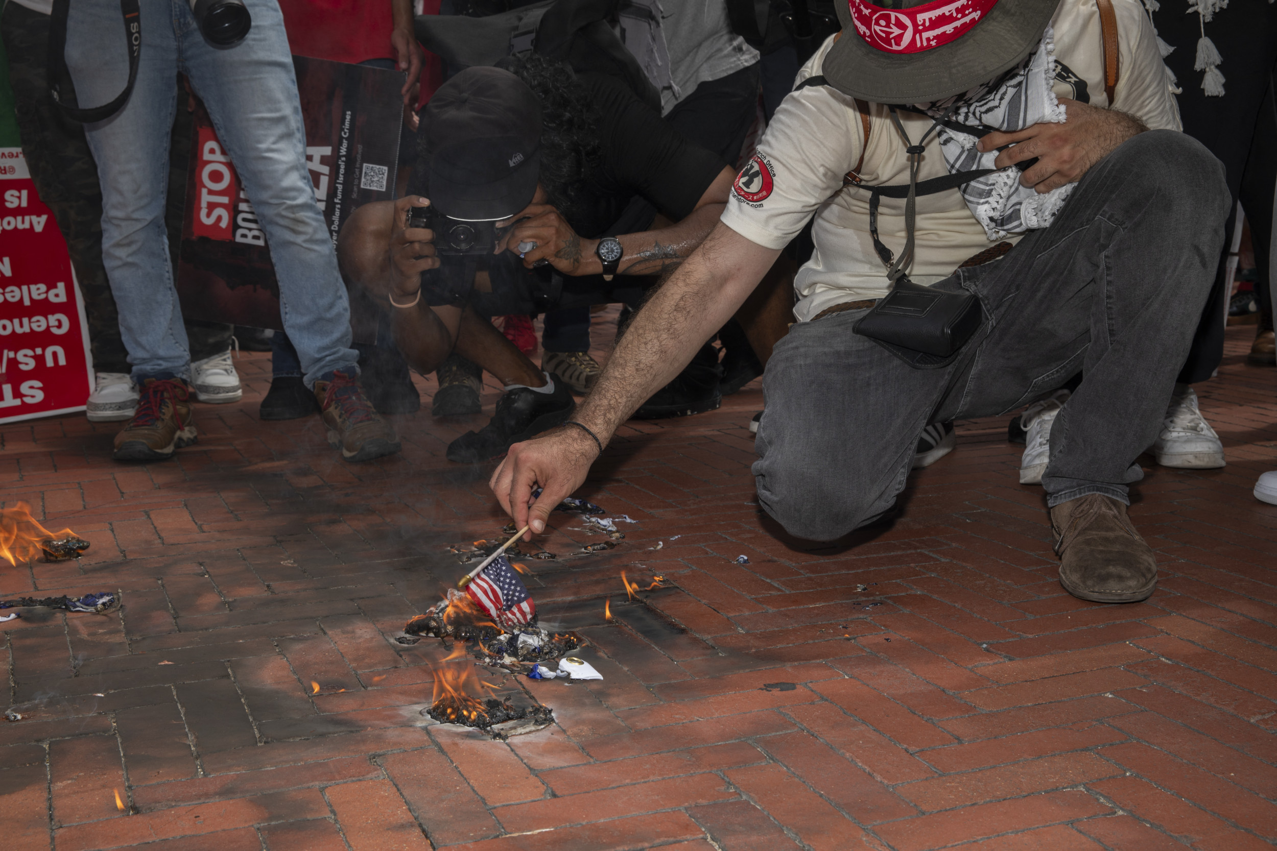 Kamala Harris Condemns Netanyahu Protesters as Anti-Israel Voters Dig In Kamala Harris Condemns Netanyahu Protesters as Anti-Israel Voters Dig In