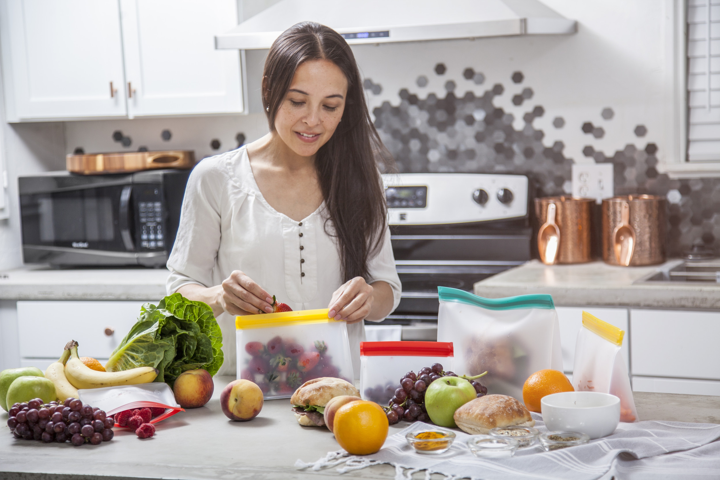 Woman’s Hilarious Lunch-Packing Method for Boyfriend Has Everyone Laughing!