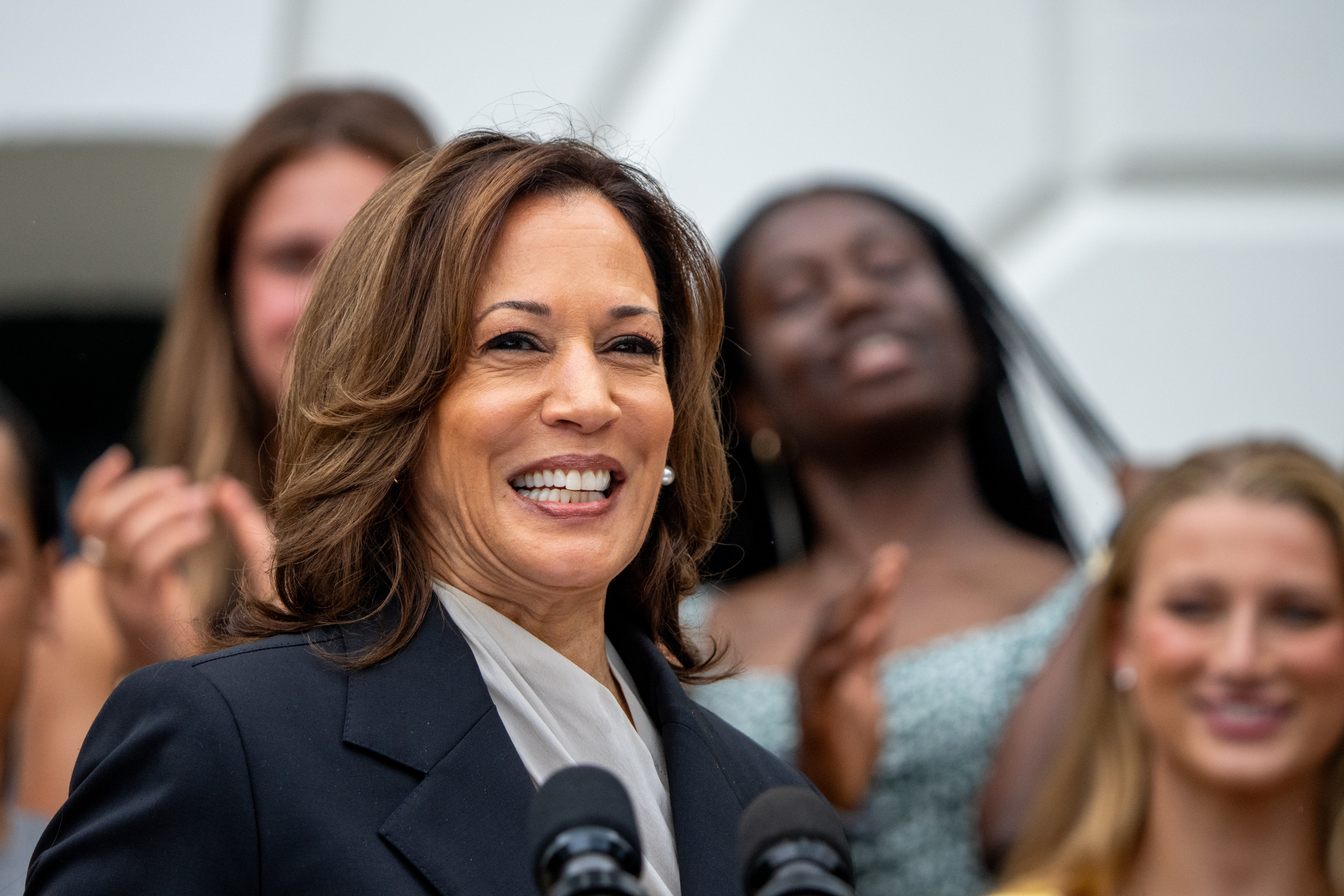 Kamala Harris Gaining With Women Voters Polling Shows Newsweek