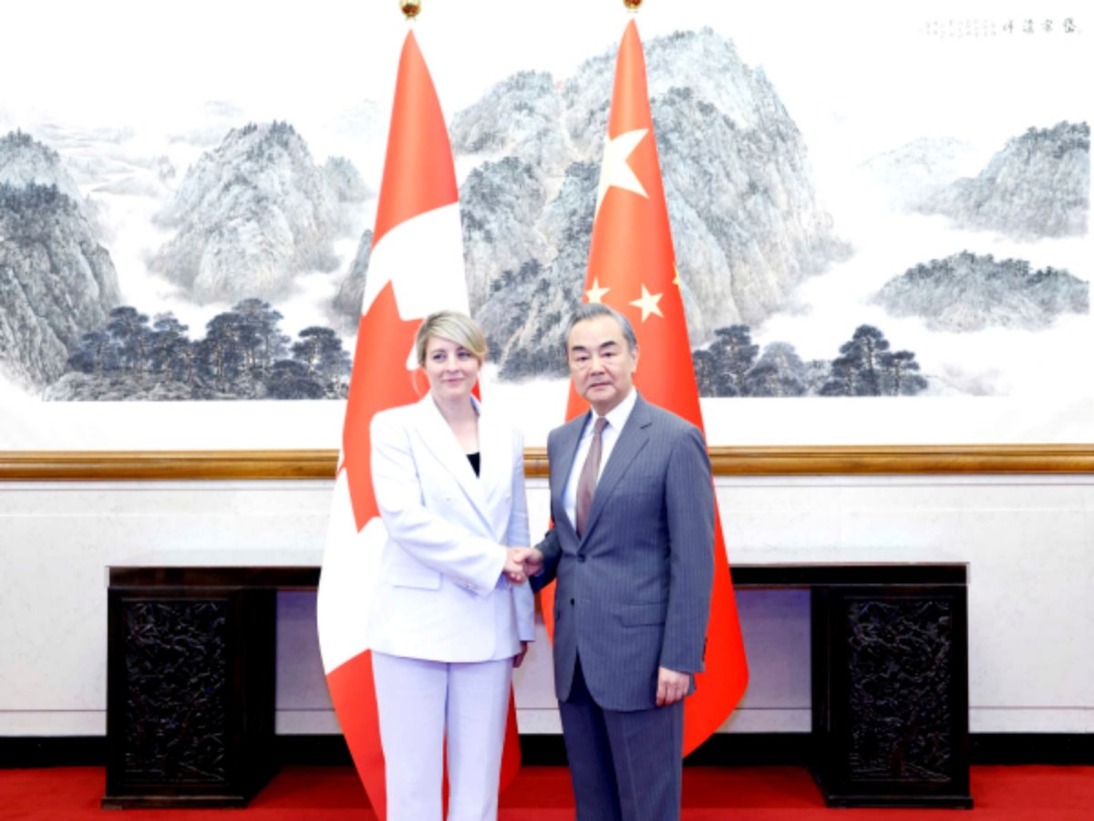 Canada and China Holds Foreign Minister Talks