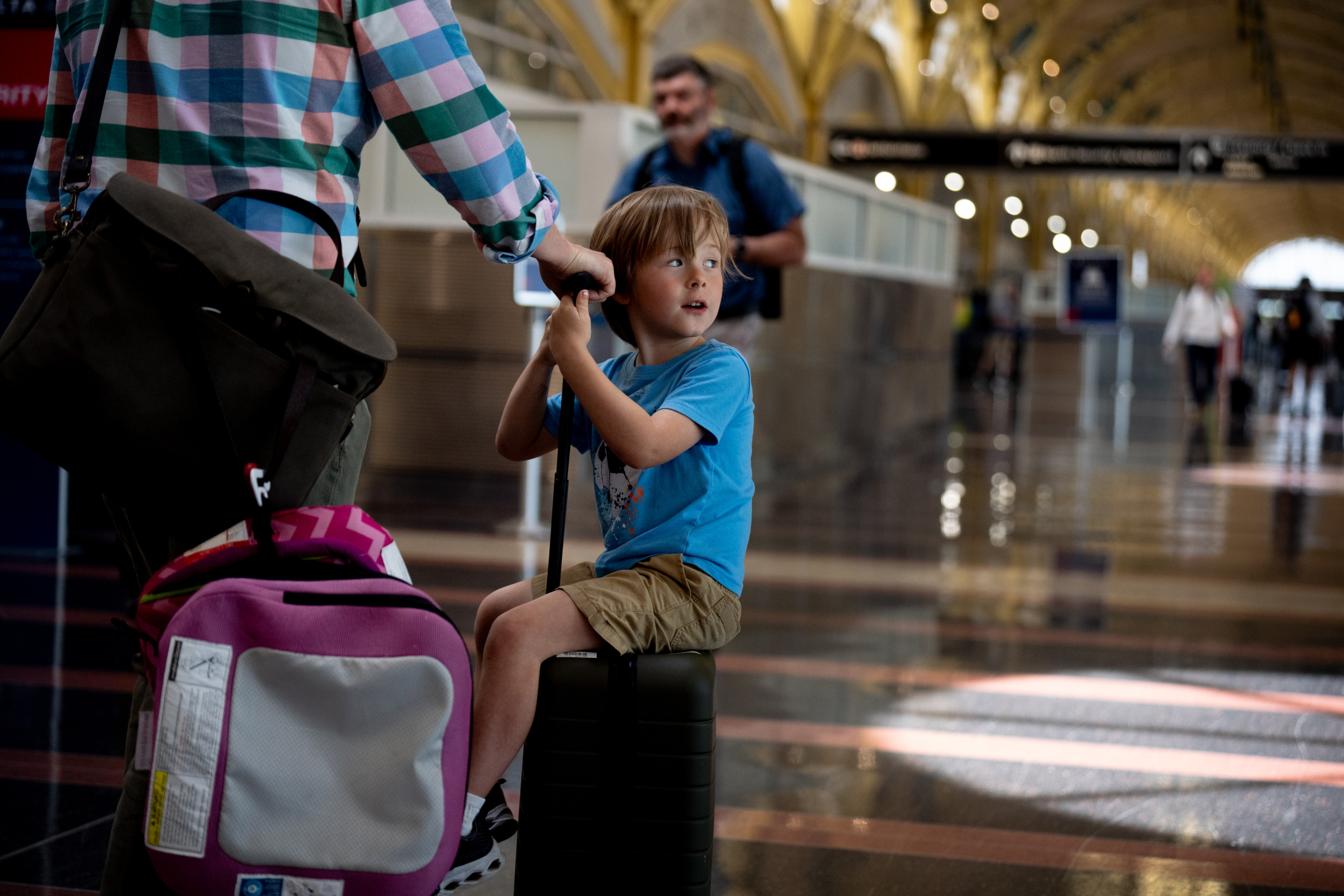 Ban Proposed on Airline Fees for Parents to Sit With Children