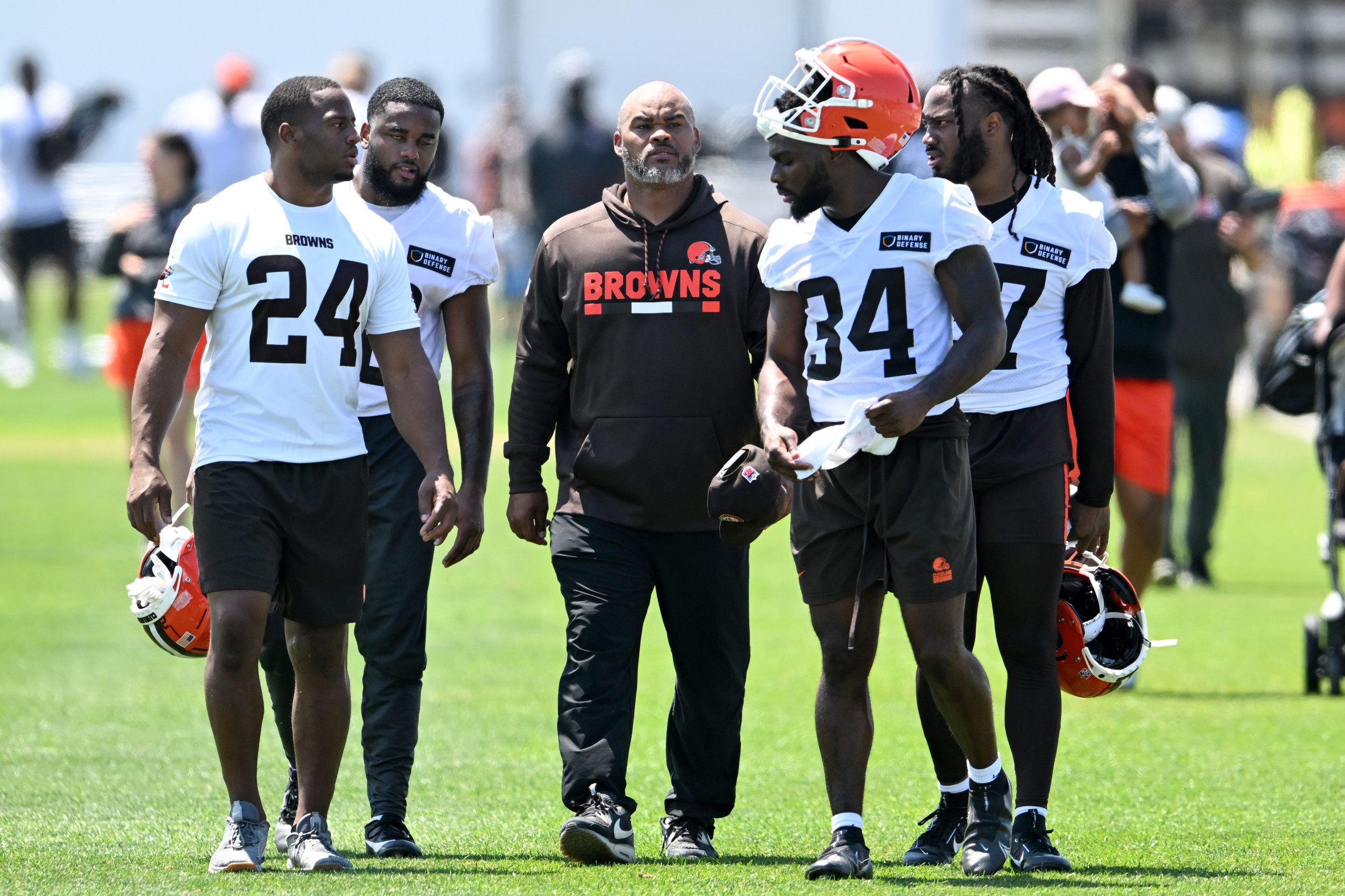 Browns RB Transported to Hospital After Suffering Direct Blow to Head