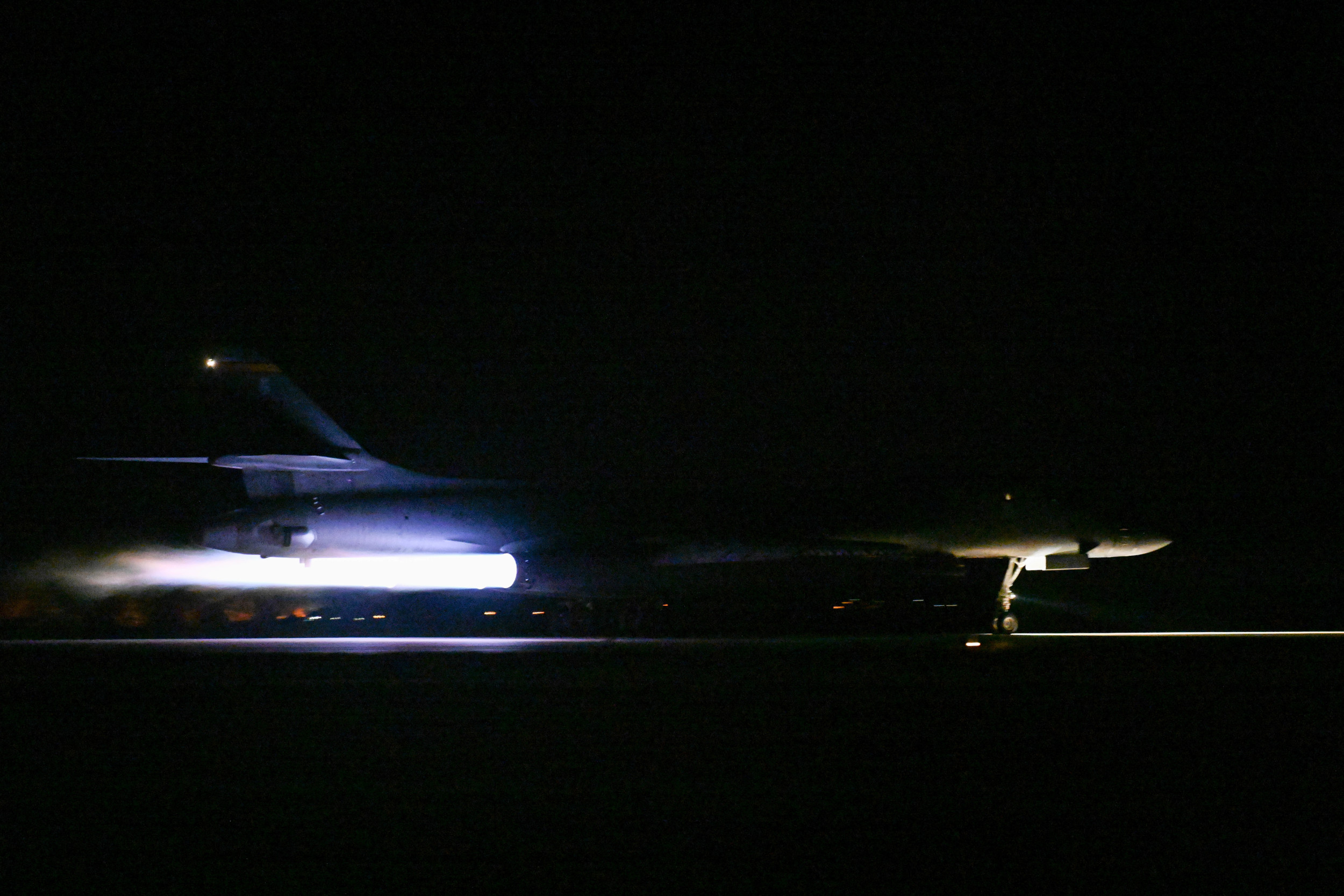 US Bombers Fly 12,500 Miles in Muscle Flex Near China, Russia