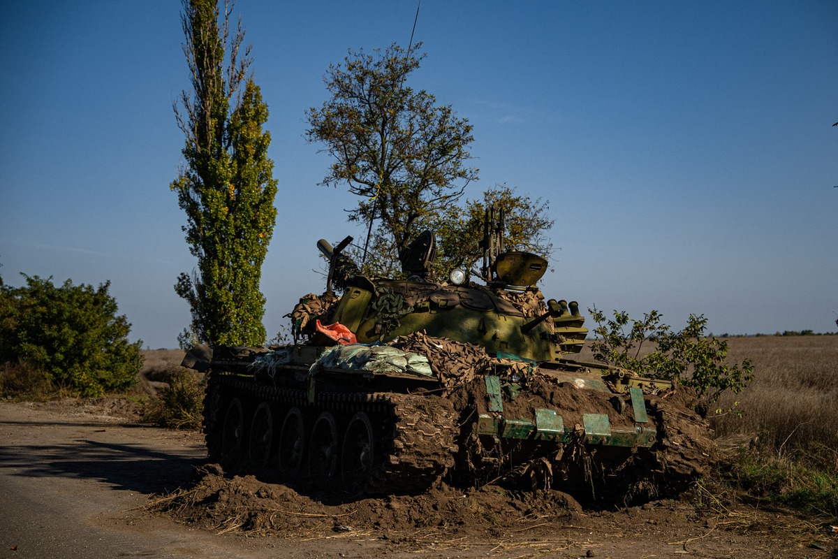 Russians Accidentally Celebrate Destruction of Their Own Tanks