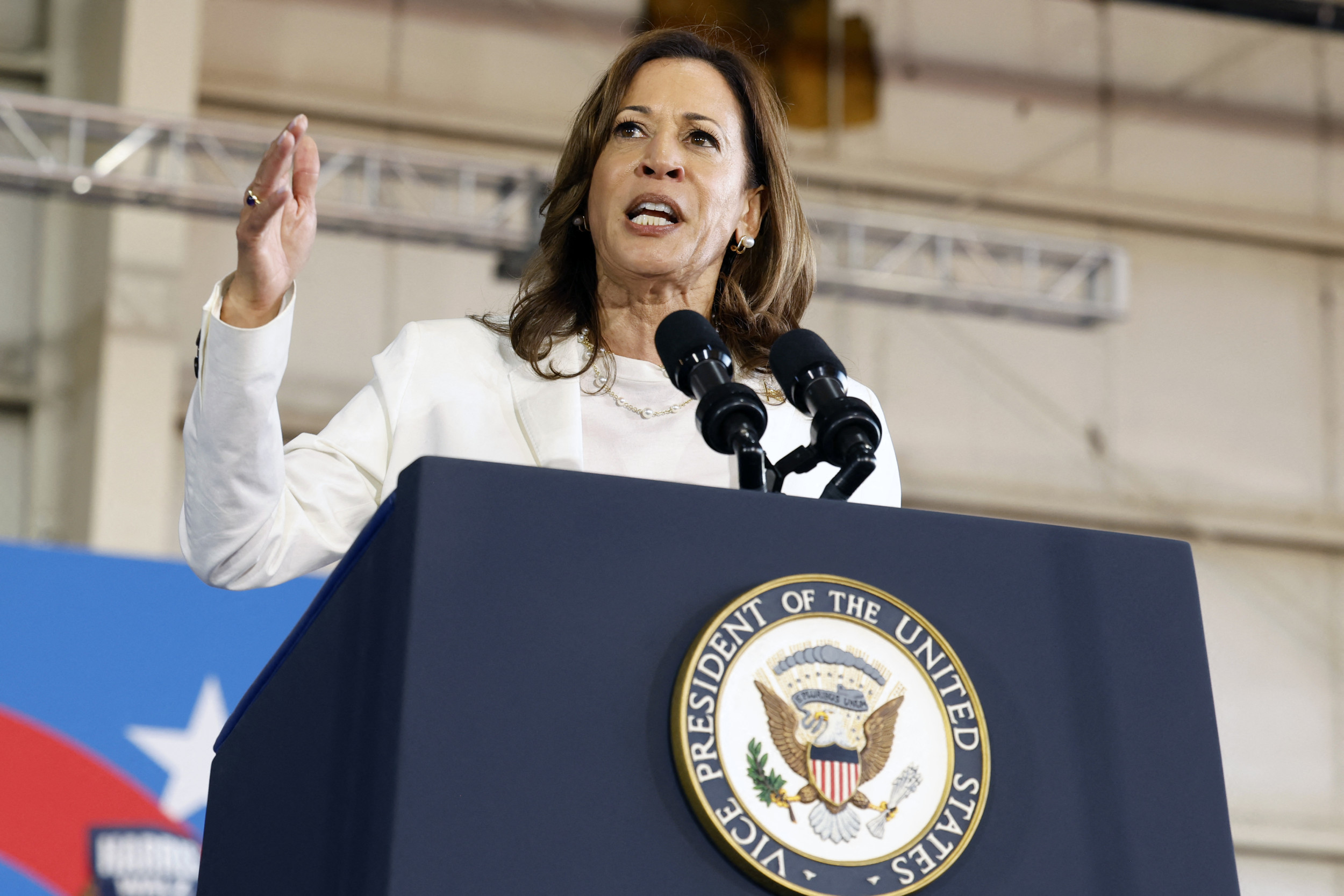 Kamala Harris campaign mocks Trump with videos of crowds at rally on Truth Social