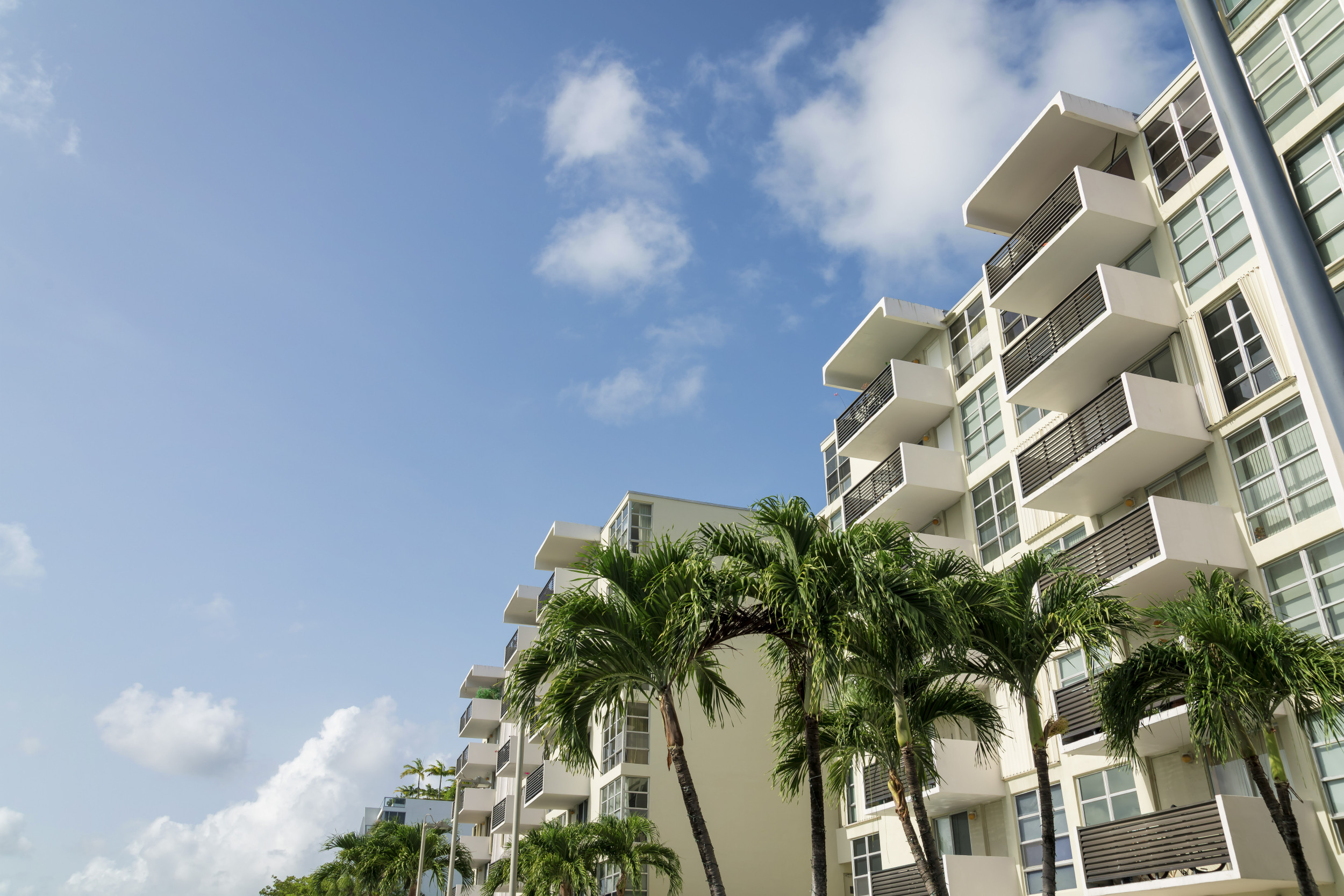 Florida Condo Prices 'Collapsing' Due to HOA Fees Surge—Real Estate ...