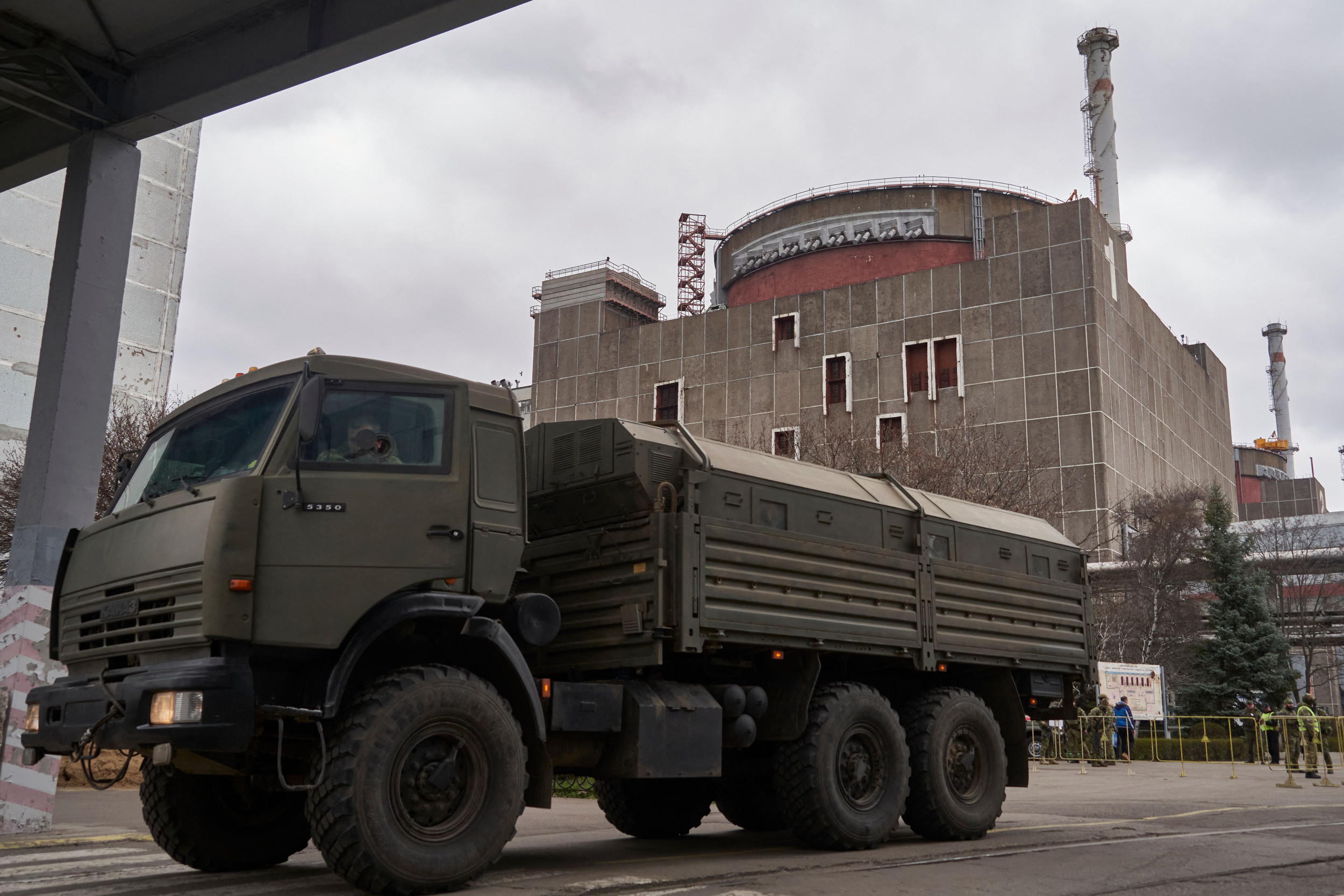 Russia Could Make Zaporizhzhia Nuclear Plant 'Dirty Bomb': Analysts