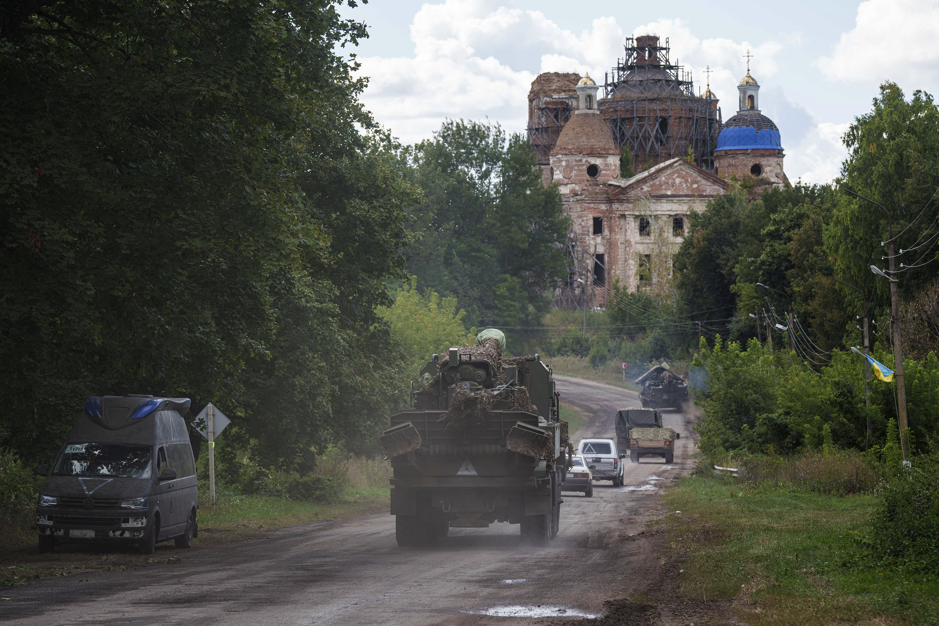 Over 100 Russians Captured as Ukraine Extends Gains at One Mile a Day: Zelensky