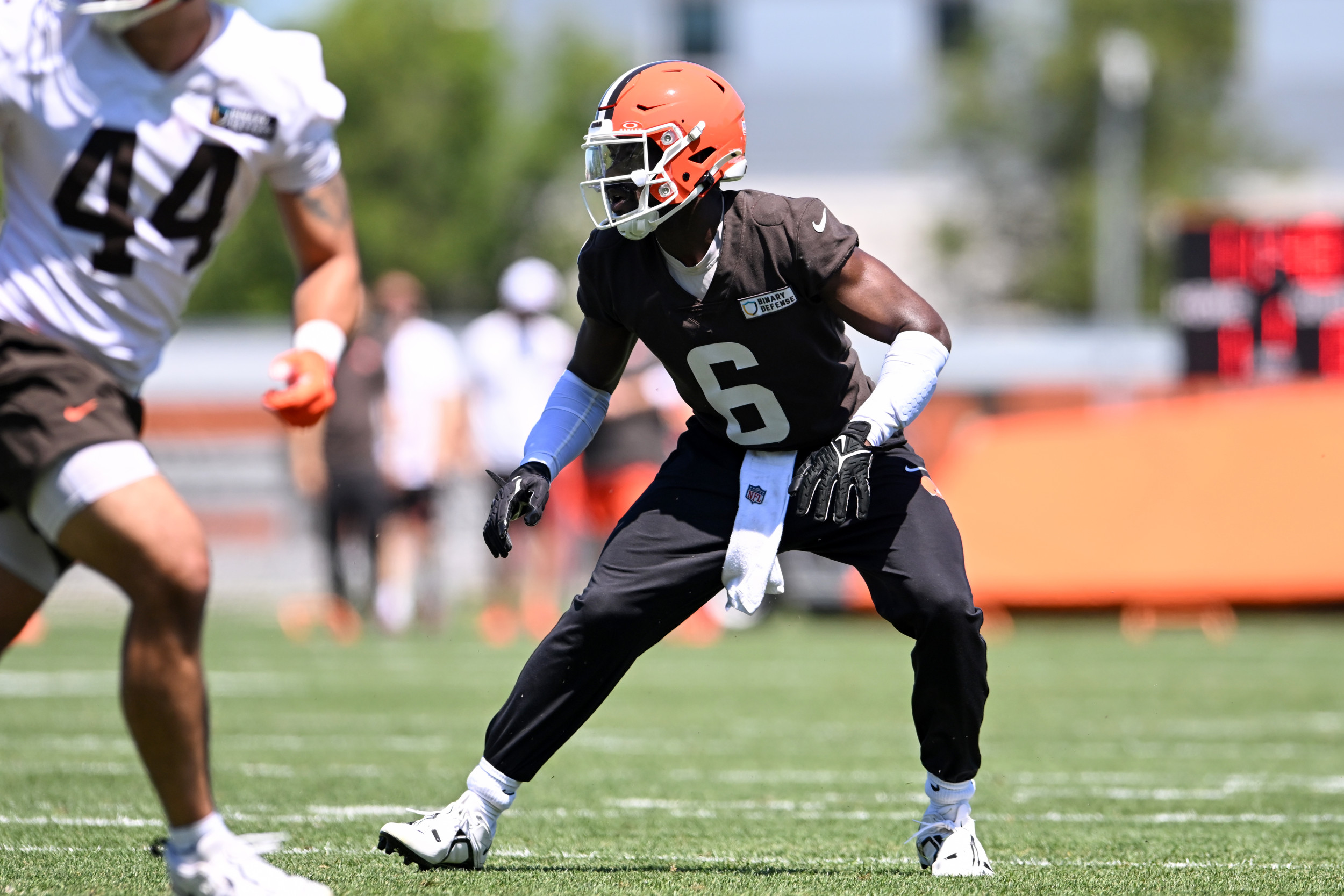 Browns Agree to Extension With Defensive Star