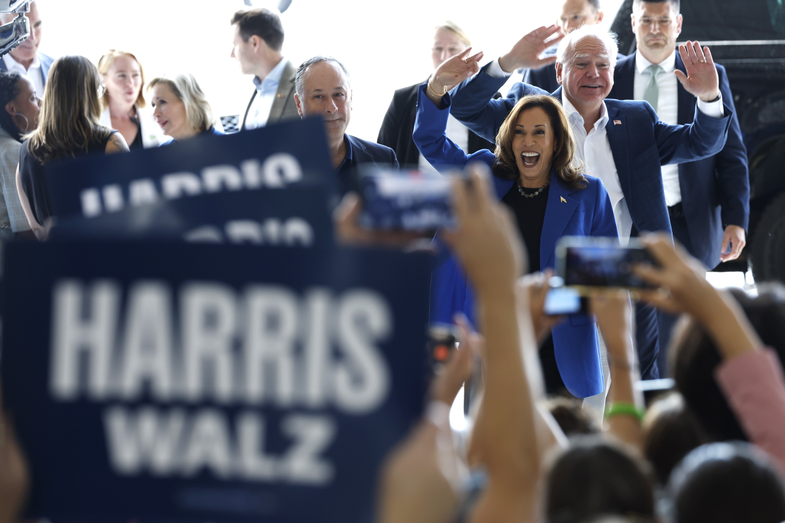 Florida Seniors Show Solidarity for Kamala Harris in Trump’s Territory