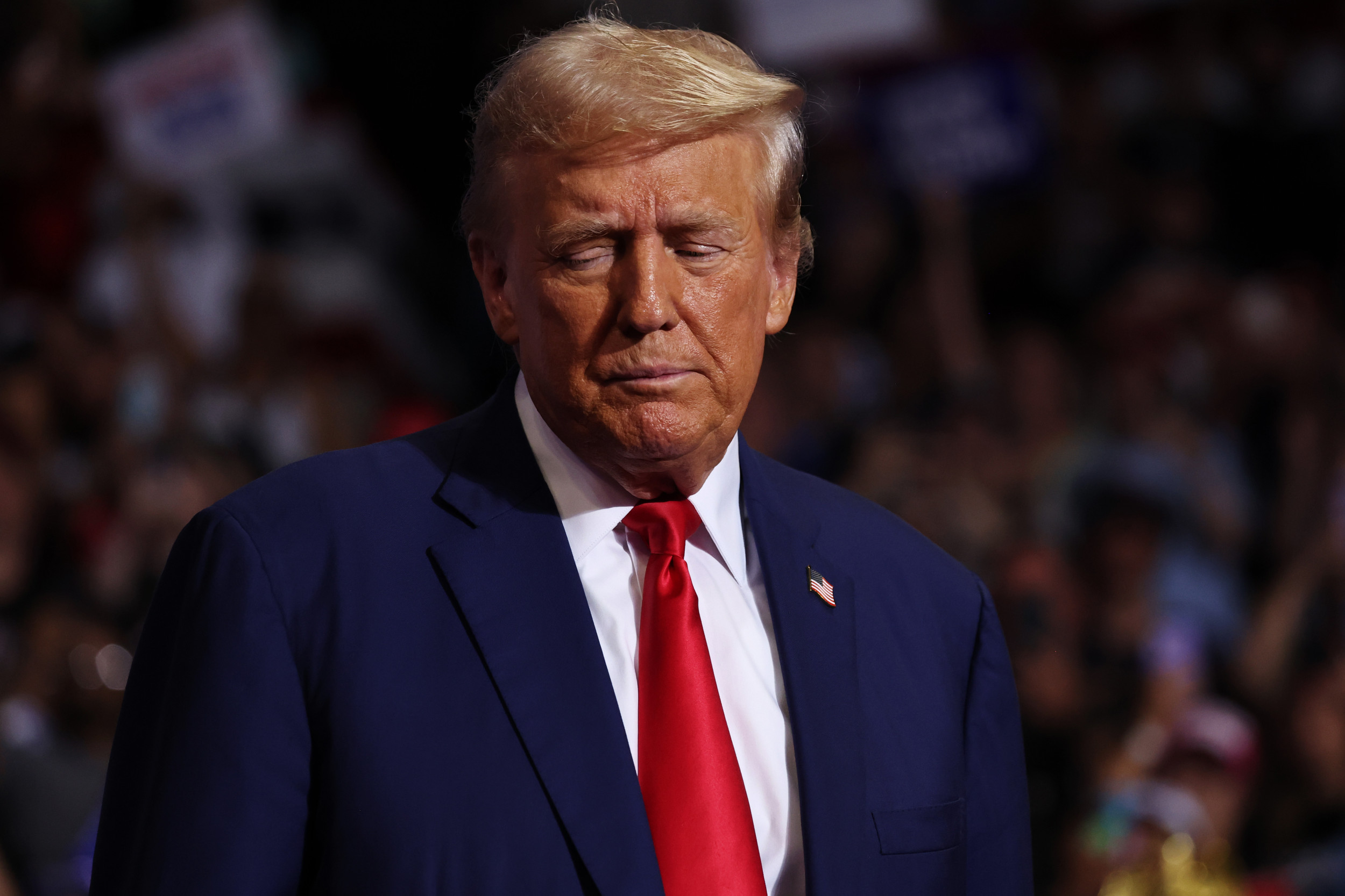 donald-trump-loses-lead-in-two-battleground-states-poll-newsweek