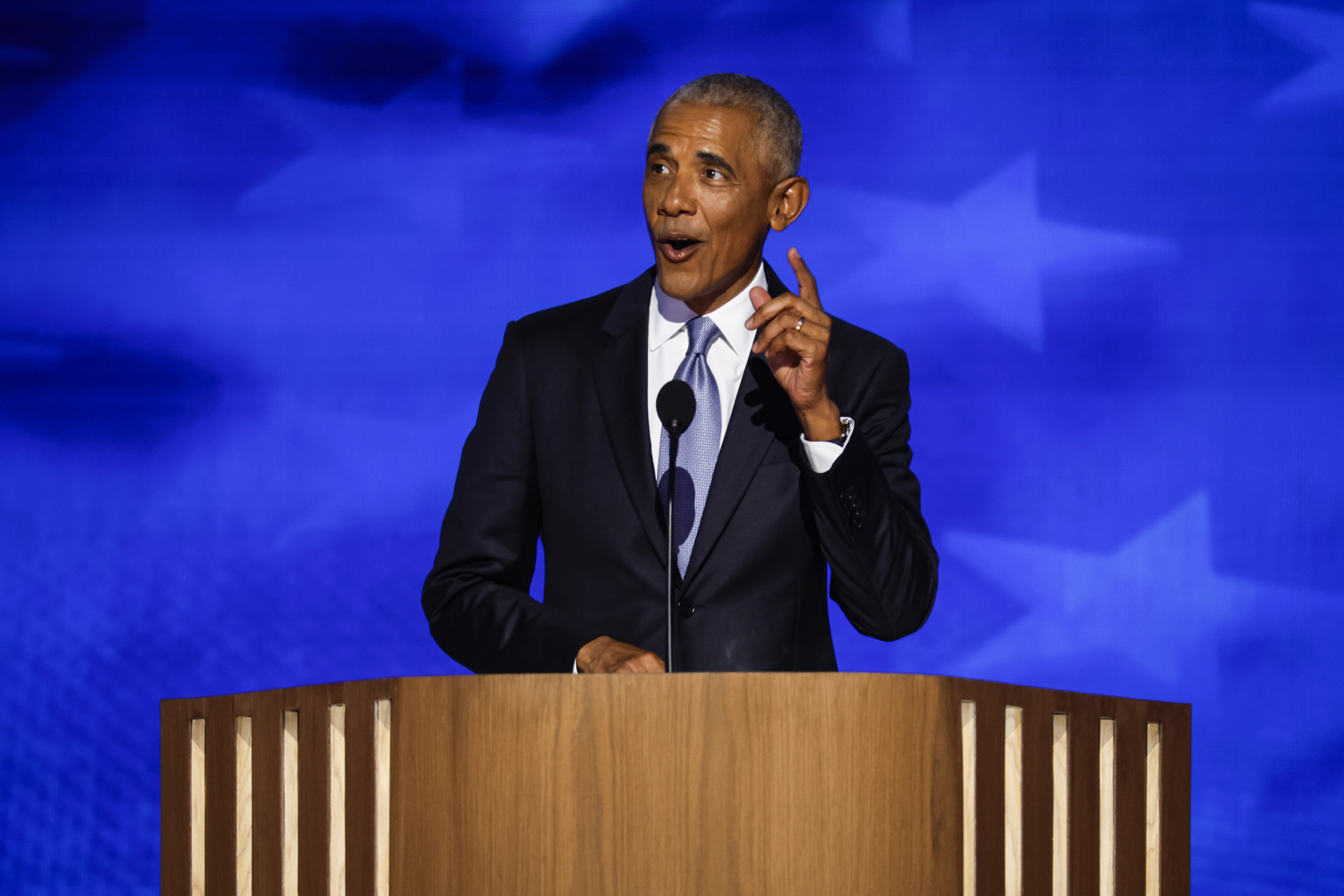 Barack Obama's Joke About Trump's 'Crowd Sizes' Takes Internet by Storm ...