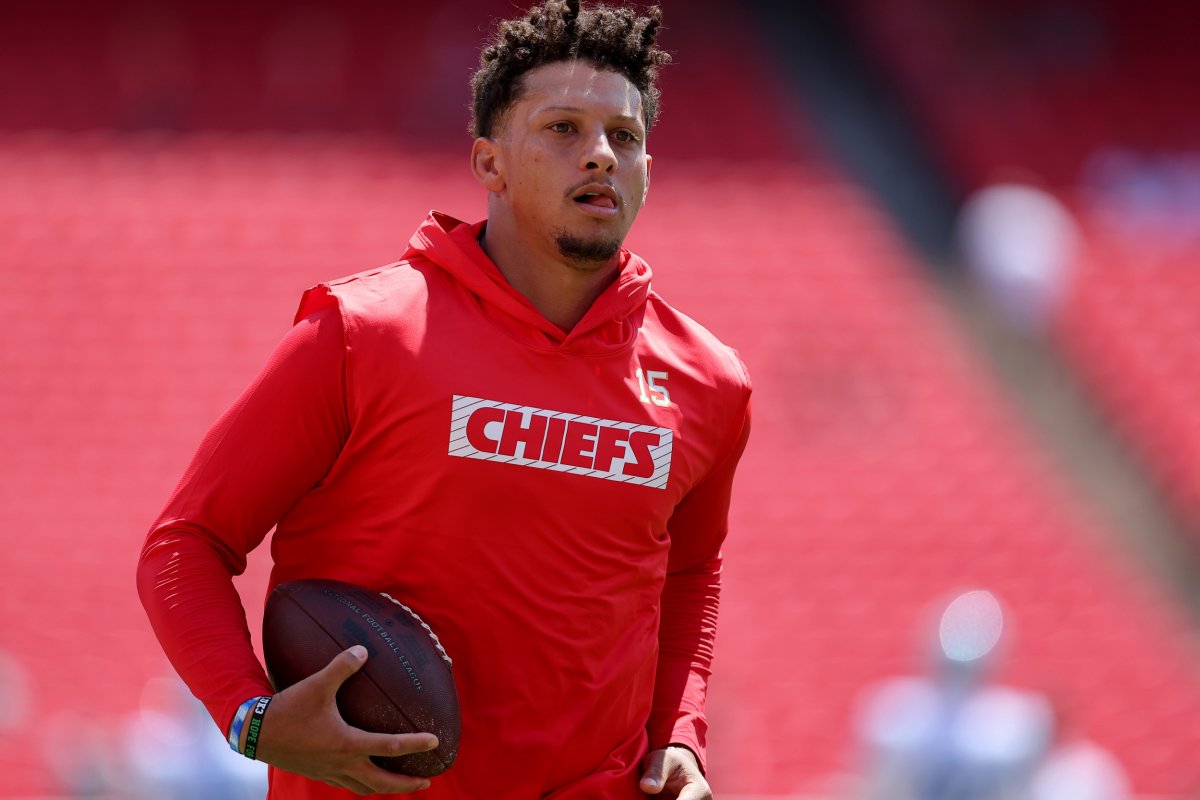 US Flag Football Star Darrell Doucette Claims He's 'Better' Than Chiefs' Patrick  Mahomes - Newsweek