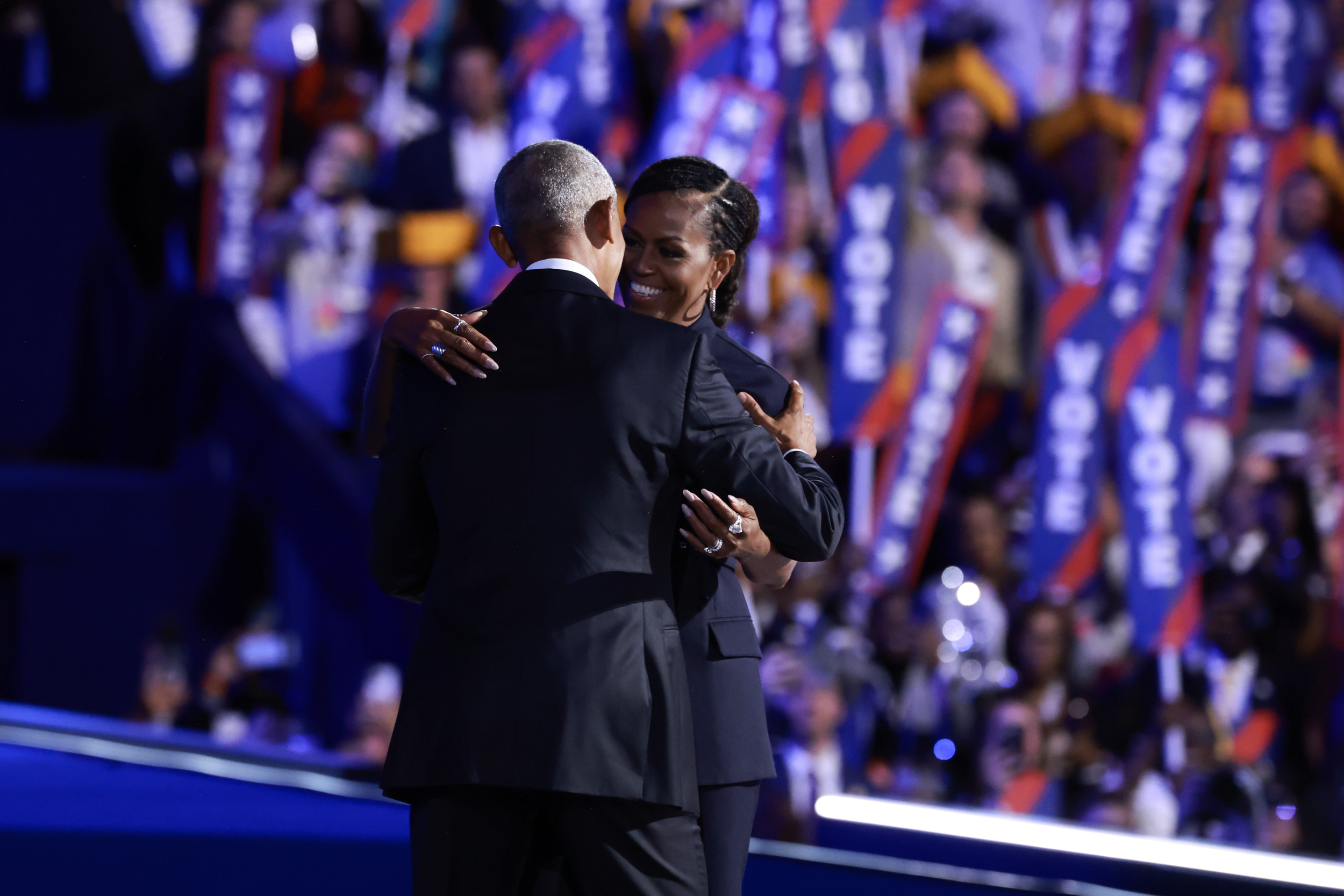 Barack Obama's Post with Michelle at the DNC Goes Viral Newsweek