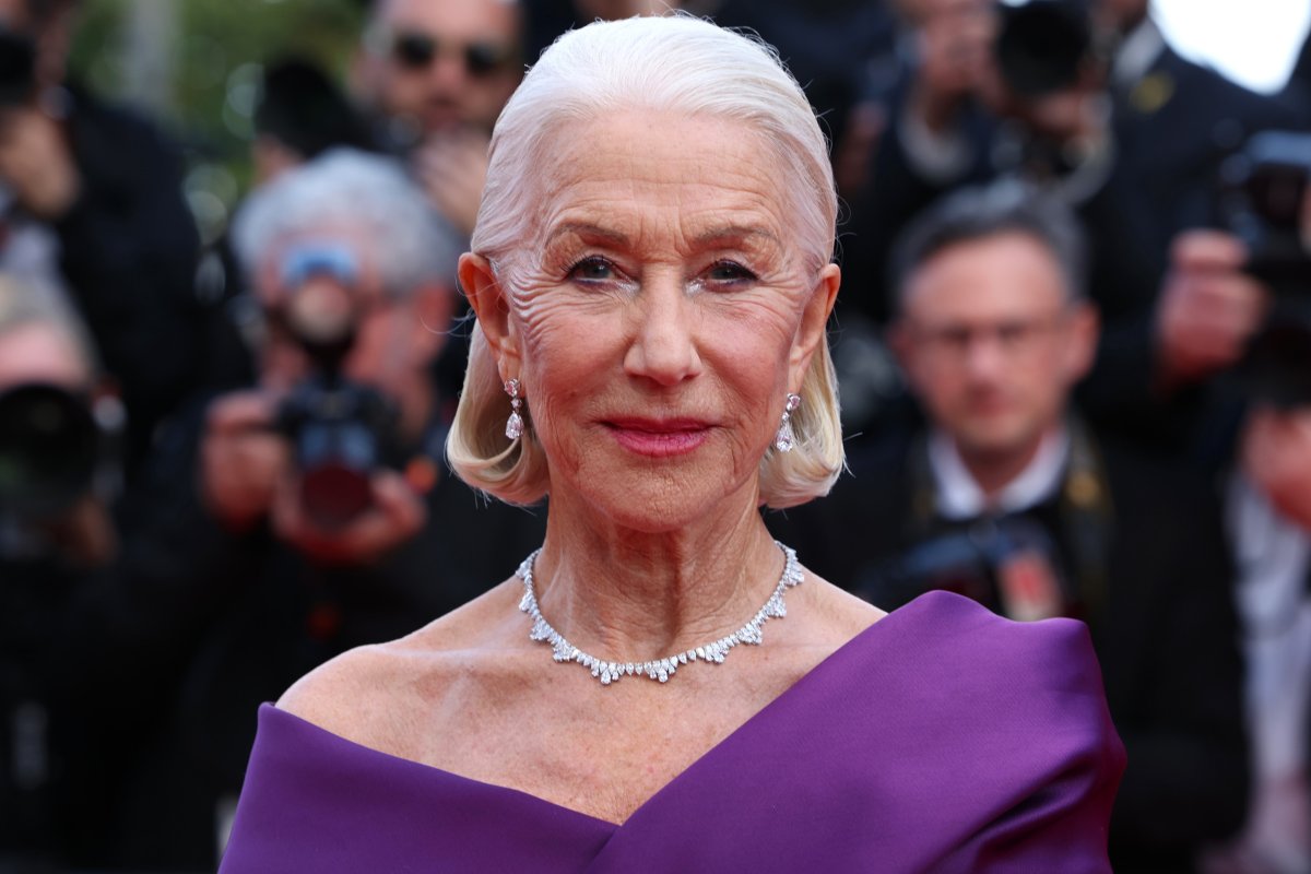 helen mirren posing