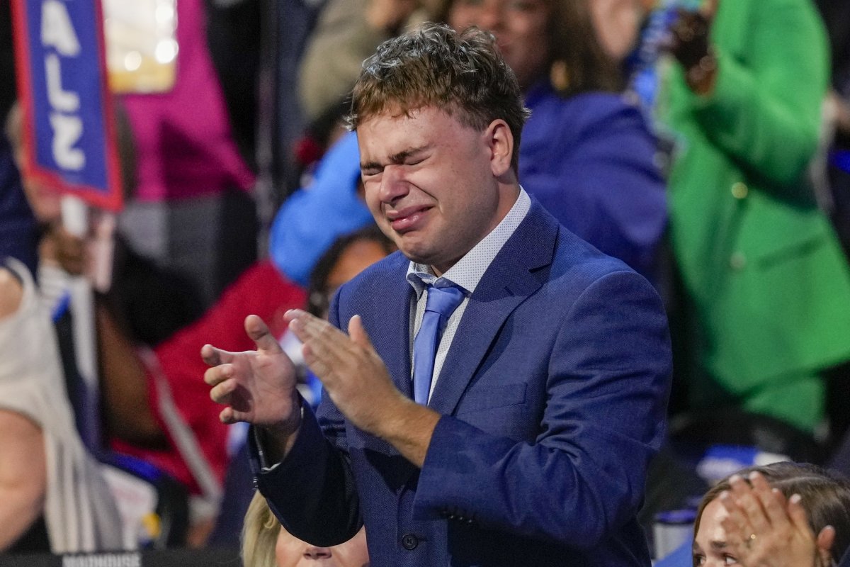 Walz Family Emotional At DNC Day 3