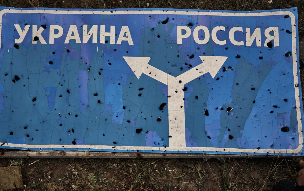 Ukraine and Russia border checkpoint