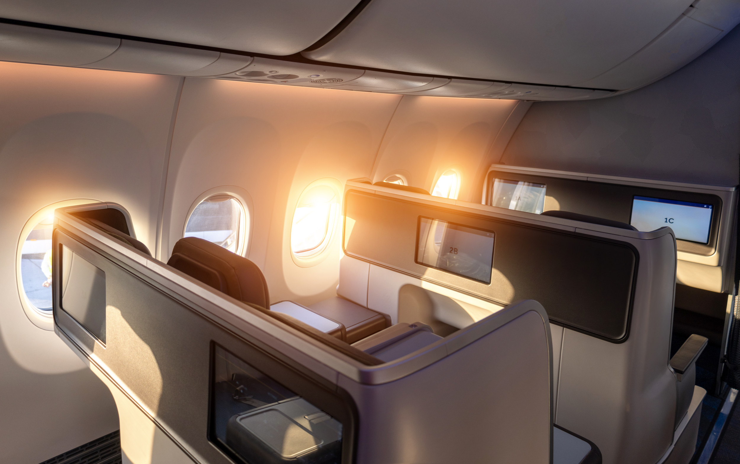 Plane Passenger Stunned by Reason First Class Couples Complain About Upgrade: Sit Down