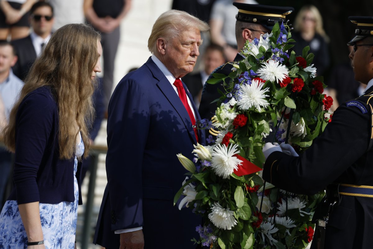 donald trump at wreath ceremony