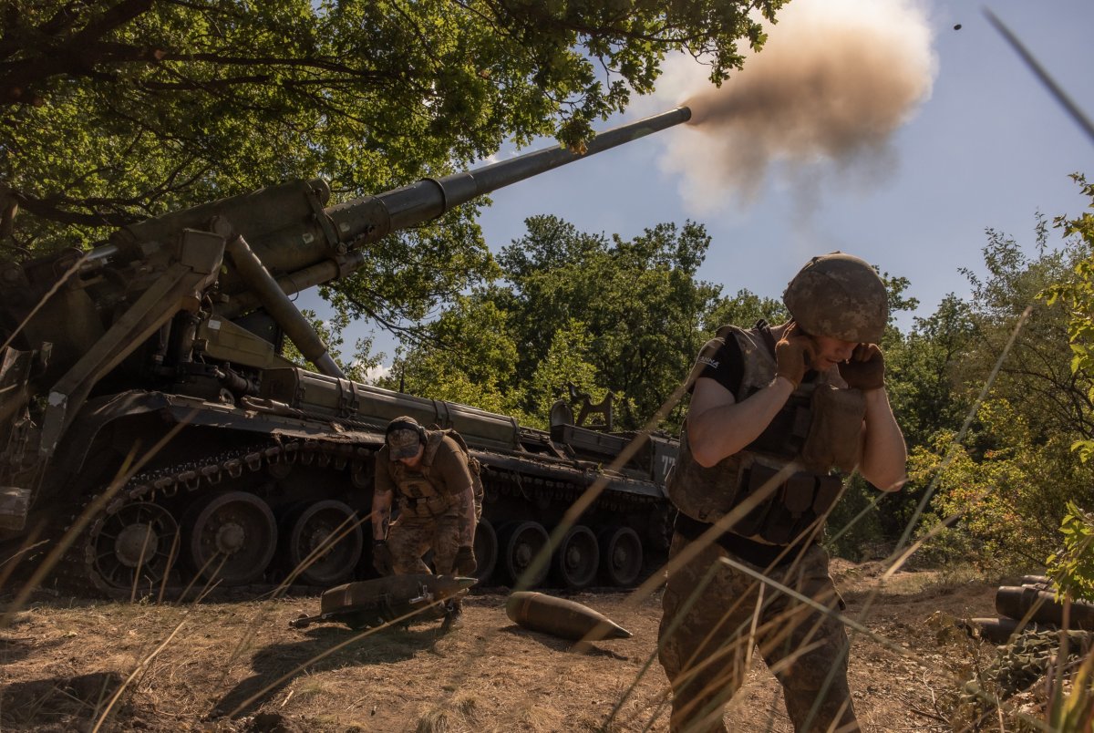 Ukrainian servicemen