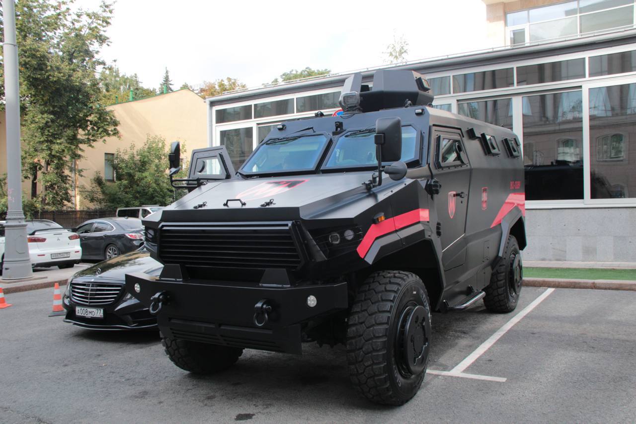 Chinese Military Vehicle Makes Appearance on Russian Roads