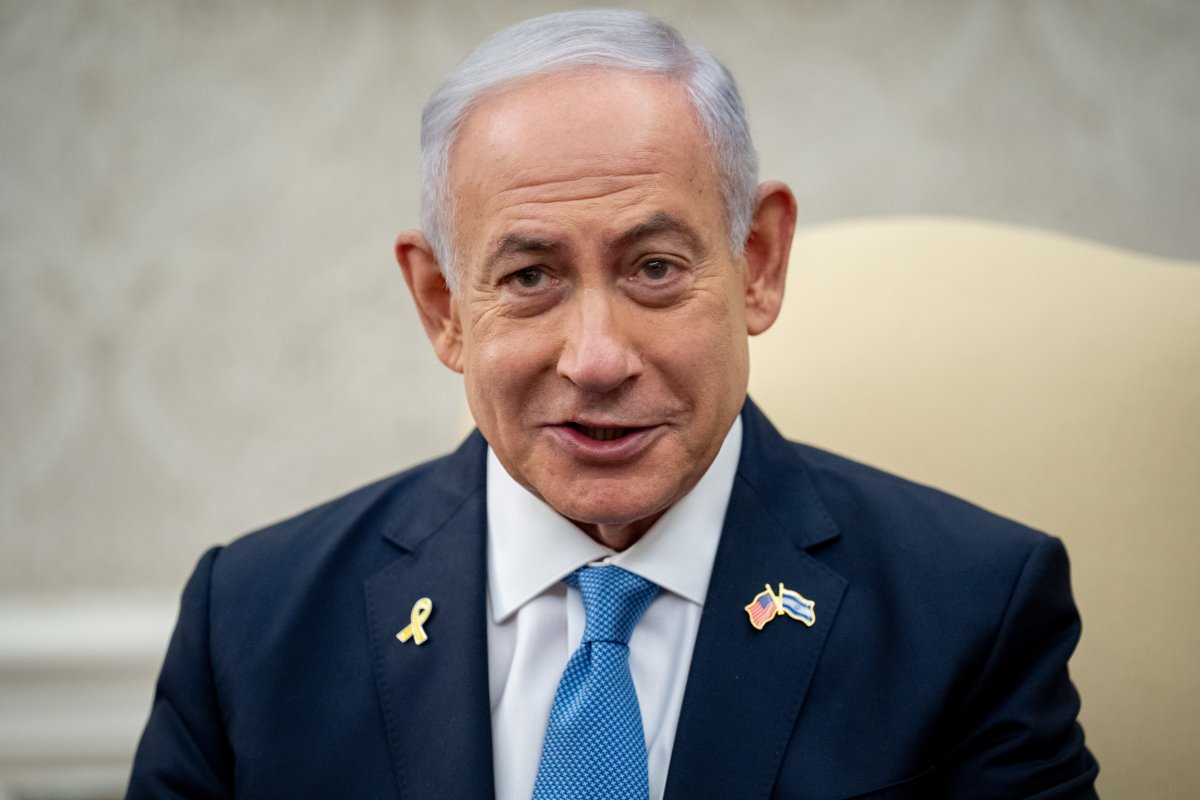 Benjamin Netanyahu speaks a the White House