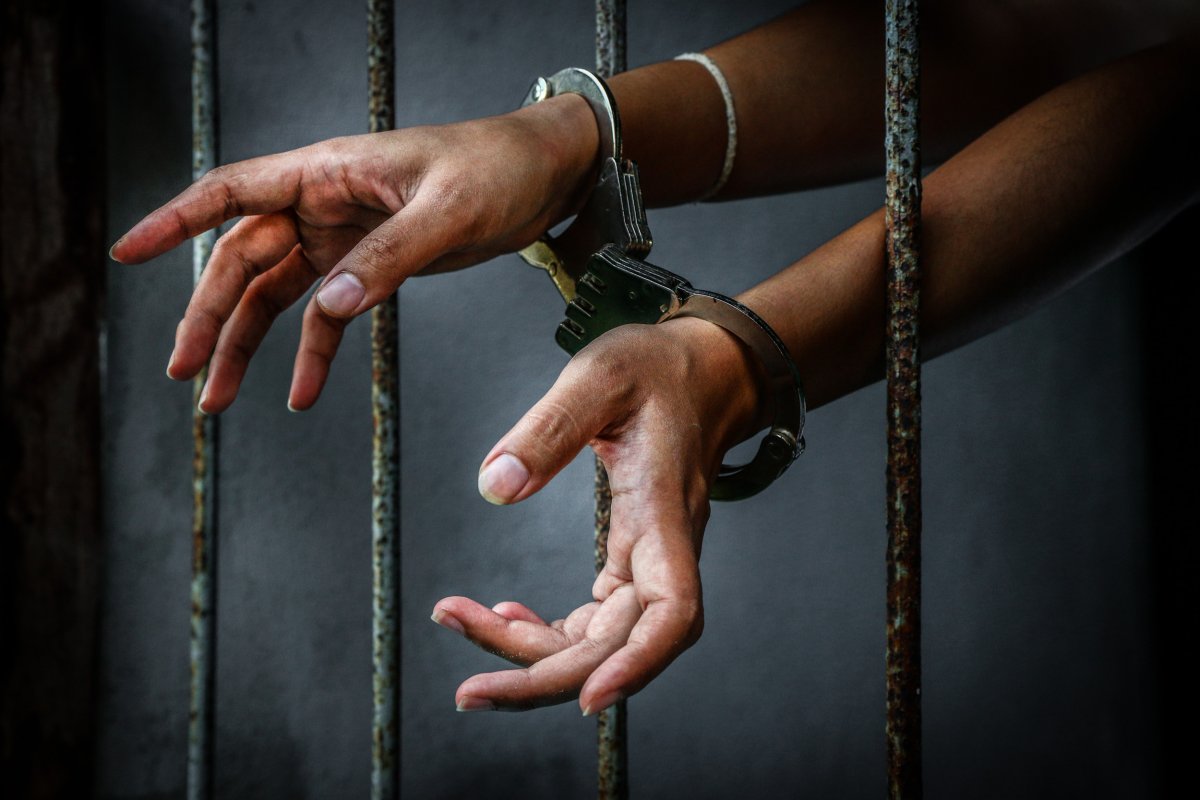 Woman hands in jail