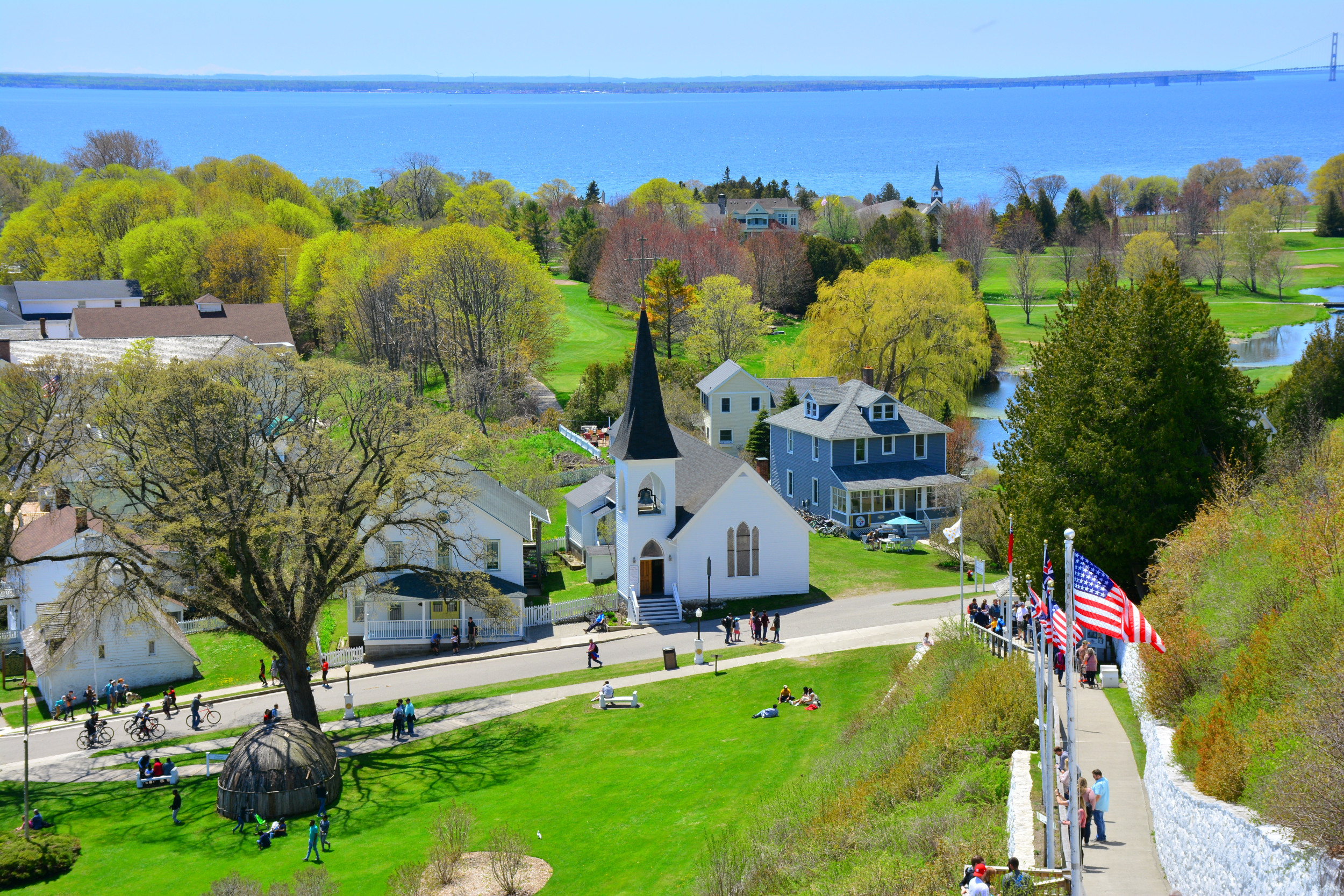 A Charming U.S. City Where Cars Have Been Banned Since the 1800s, Exuding ‘Bridgerton’ Elegance